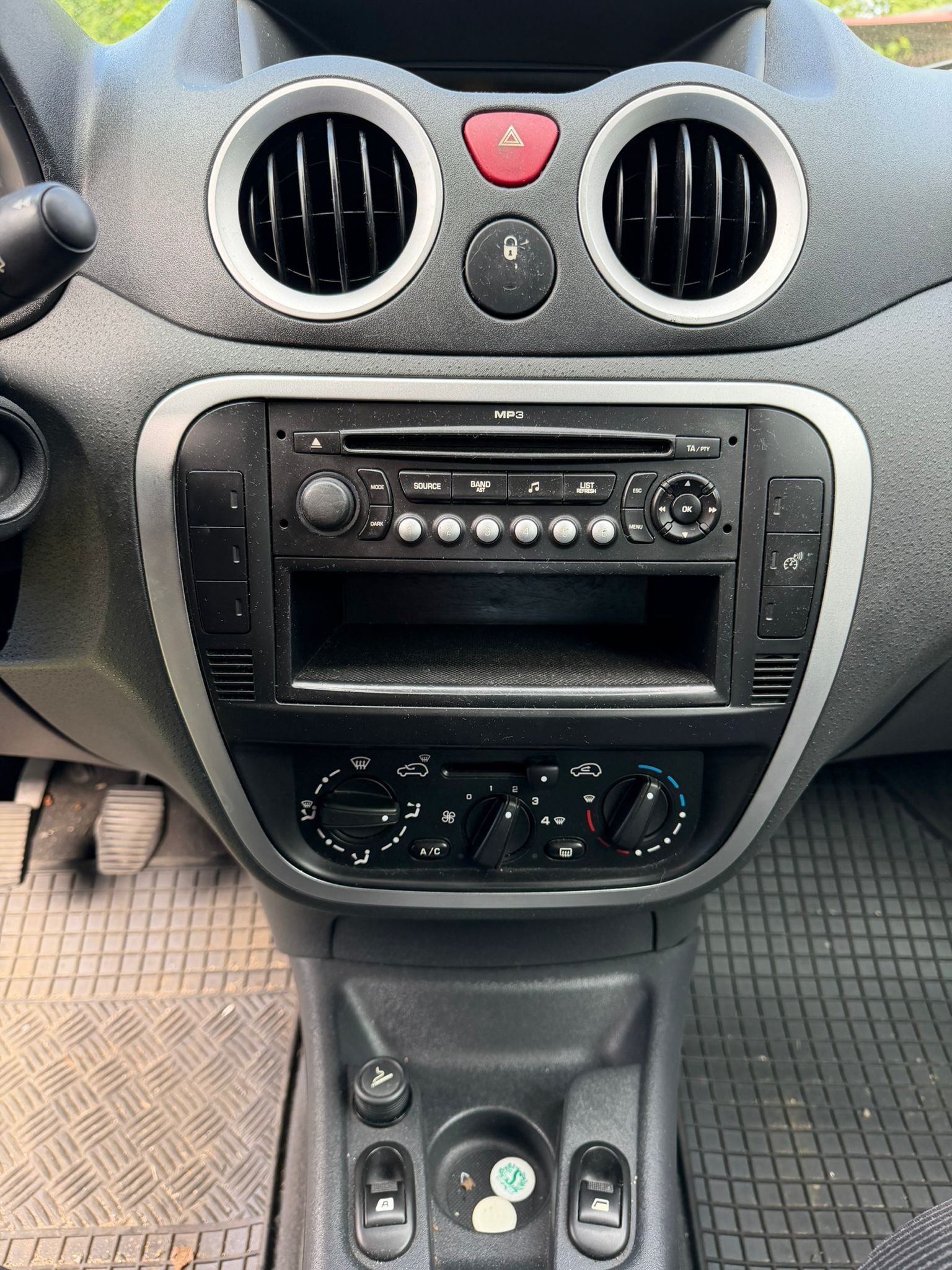 Citroën C3, 1.1 BENZÍN - fotka 6
