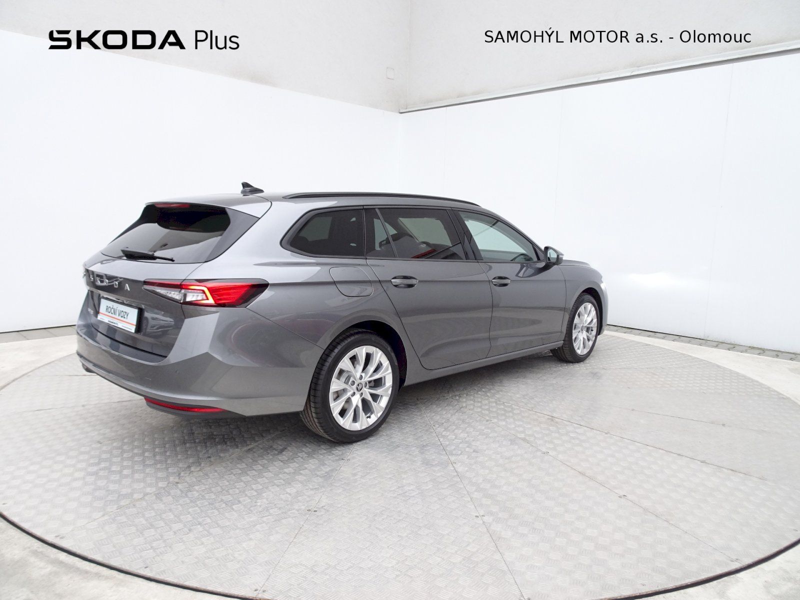 Škoda Superb, Combi 1.5TSI DSG Selection - fotka 2