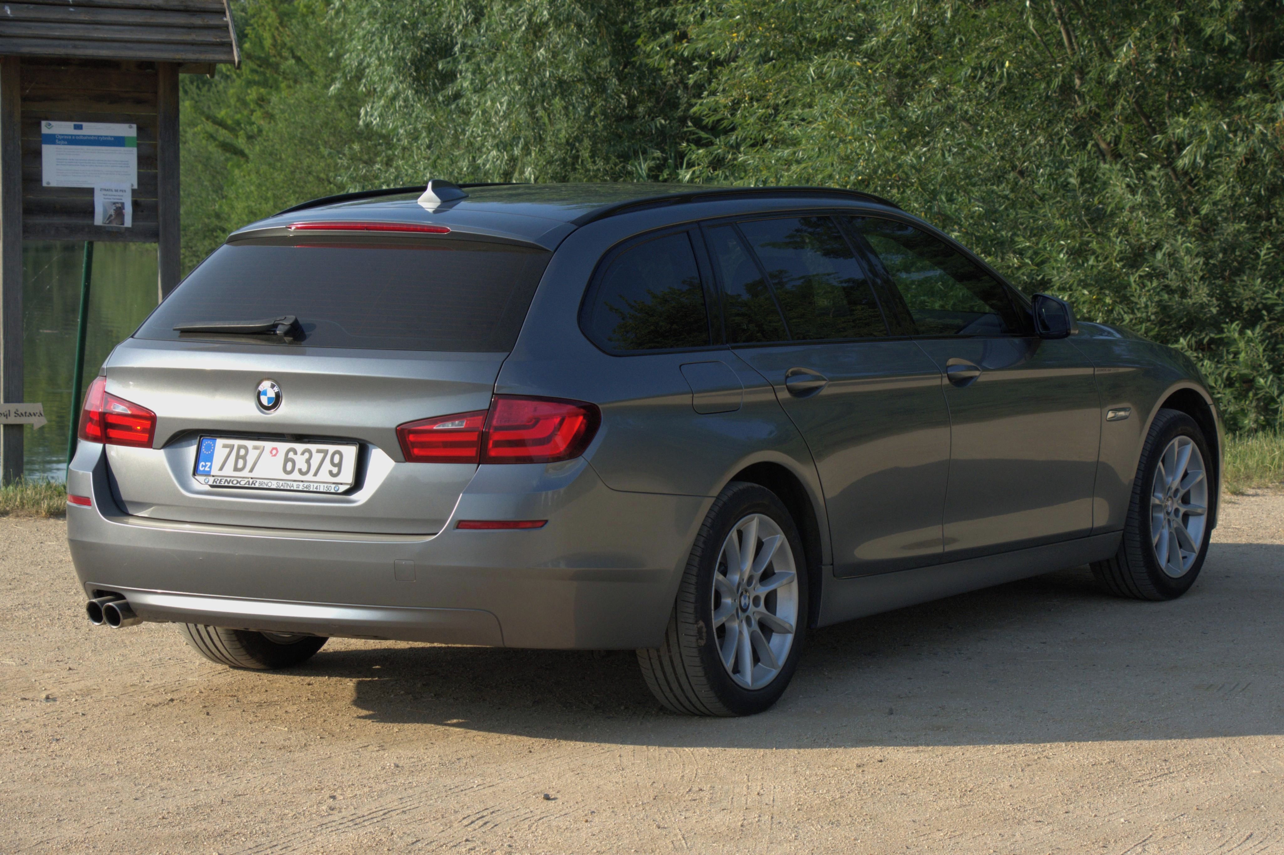 BMW Řada 5, BMW 520d 2011 manuál - fotka 6