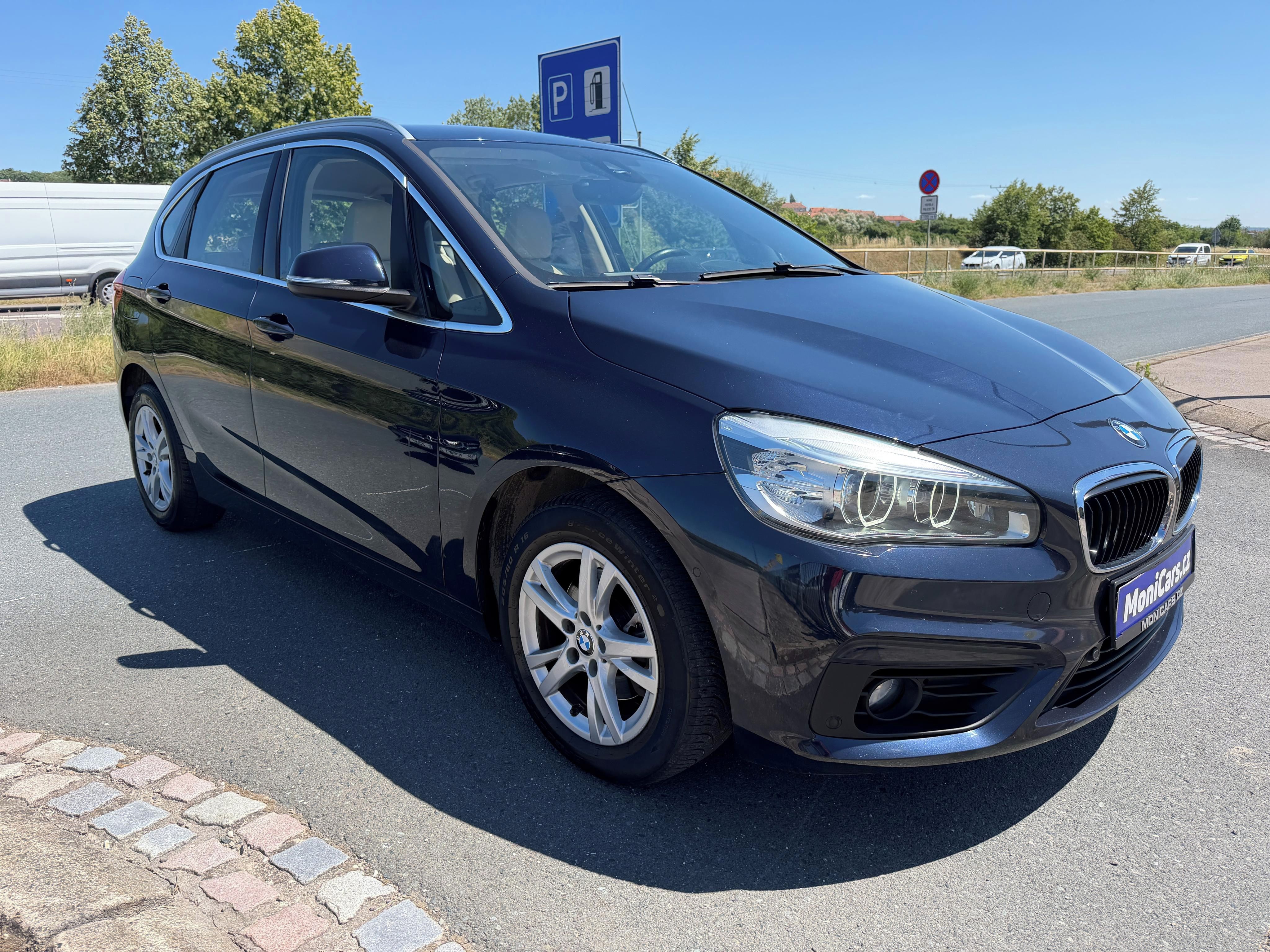 BMW Řada 2, 216 D 85kW AUTOMAT, KŮŽE - fotka 3