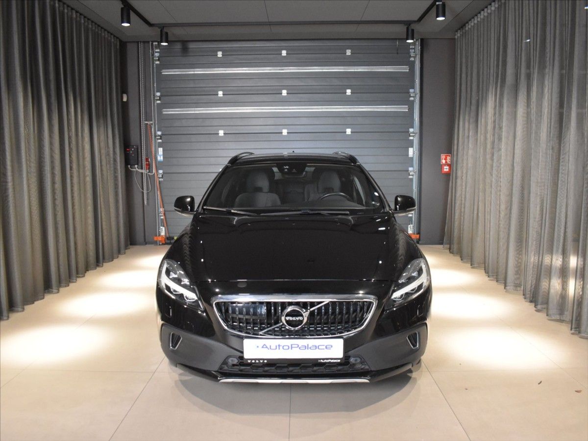 Volvo V40, 2,0 D3 Cross Country Adapt.tem - fotka 6