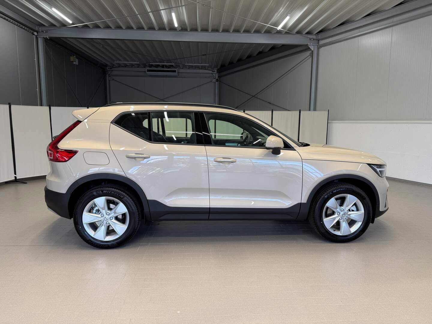 Volvo XC40, B3 2.0L 163 HP AT7 FWD CORE - fotka 3