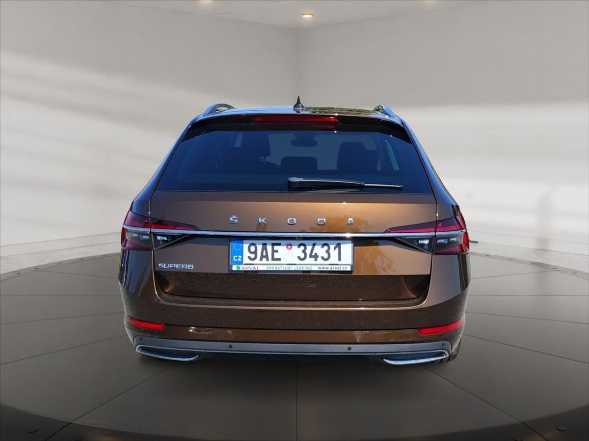 Škoda Superb, 1,5 TSI Laurin&Klement DSG - fotka 5