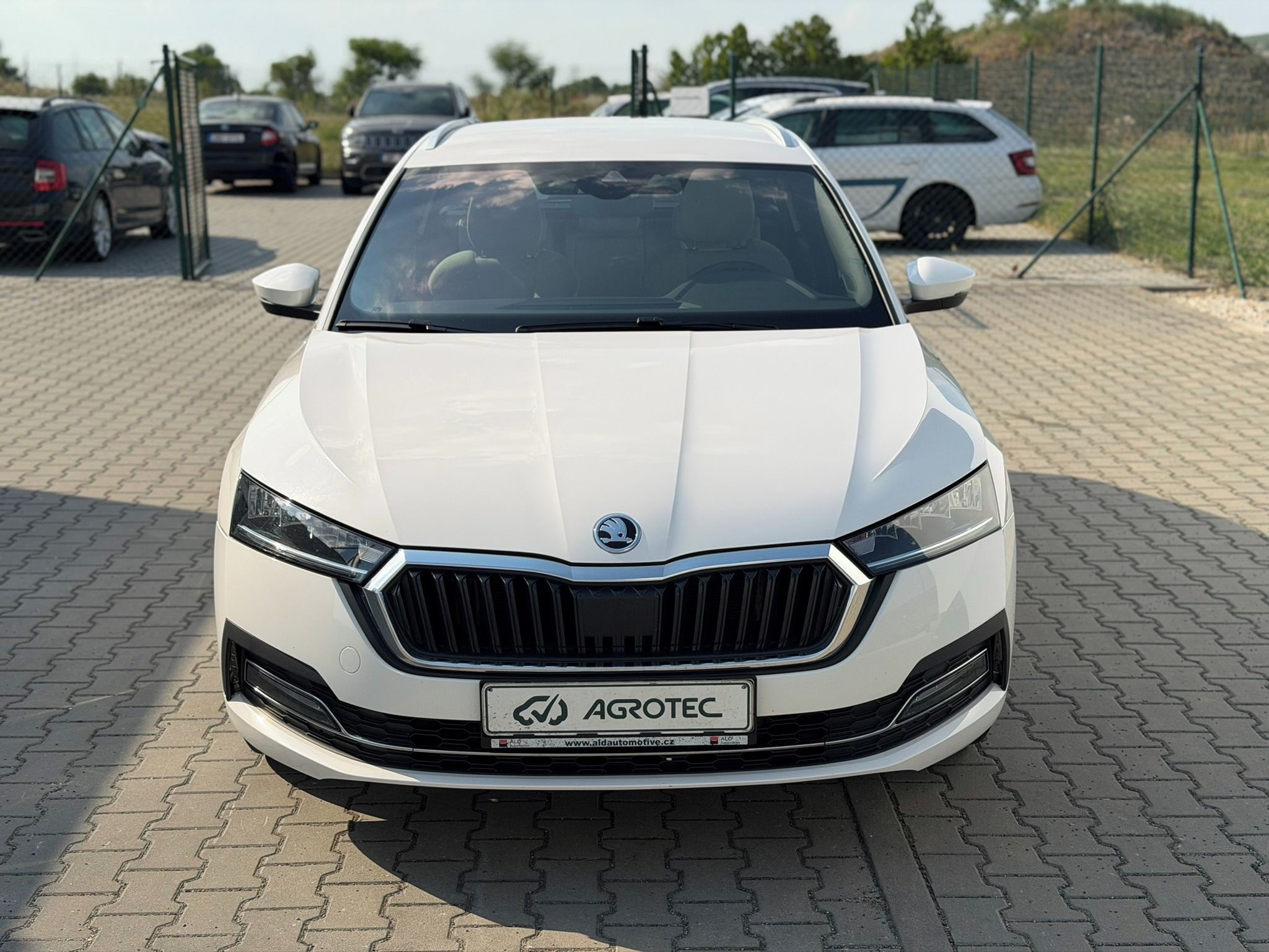 Škoda Octavia, 2.0 TDI 85 kW Style Combi - fotka 2