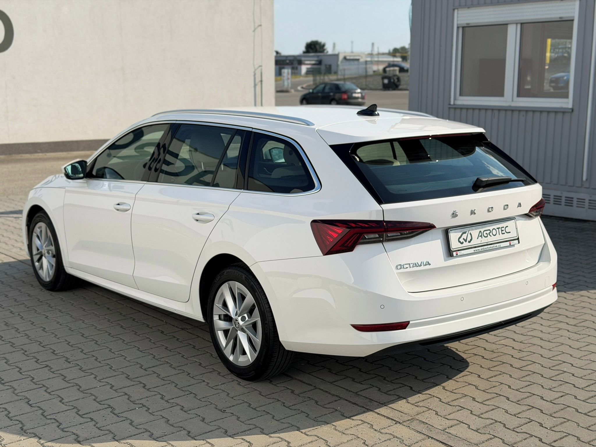 Škoda Octavia, 2.0 TDI 85 kW Style Combi - fotka 5