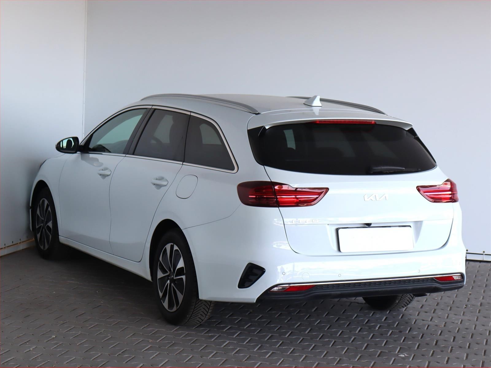 Kia Cee´d, 1.5 T-GDI, Gold, Automat - fotka 4