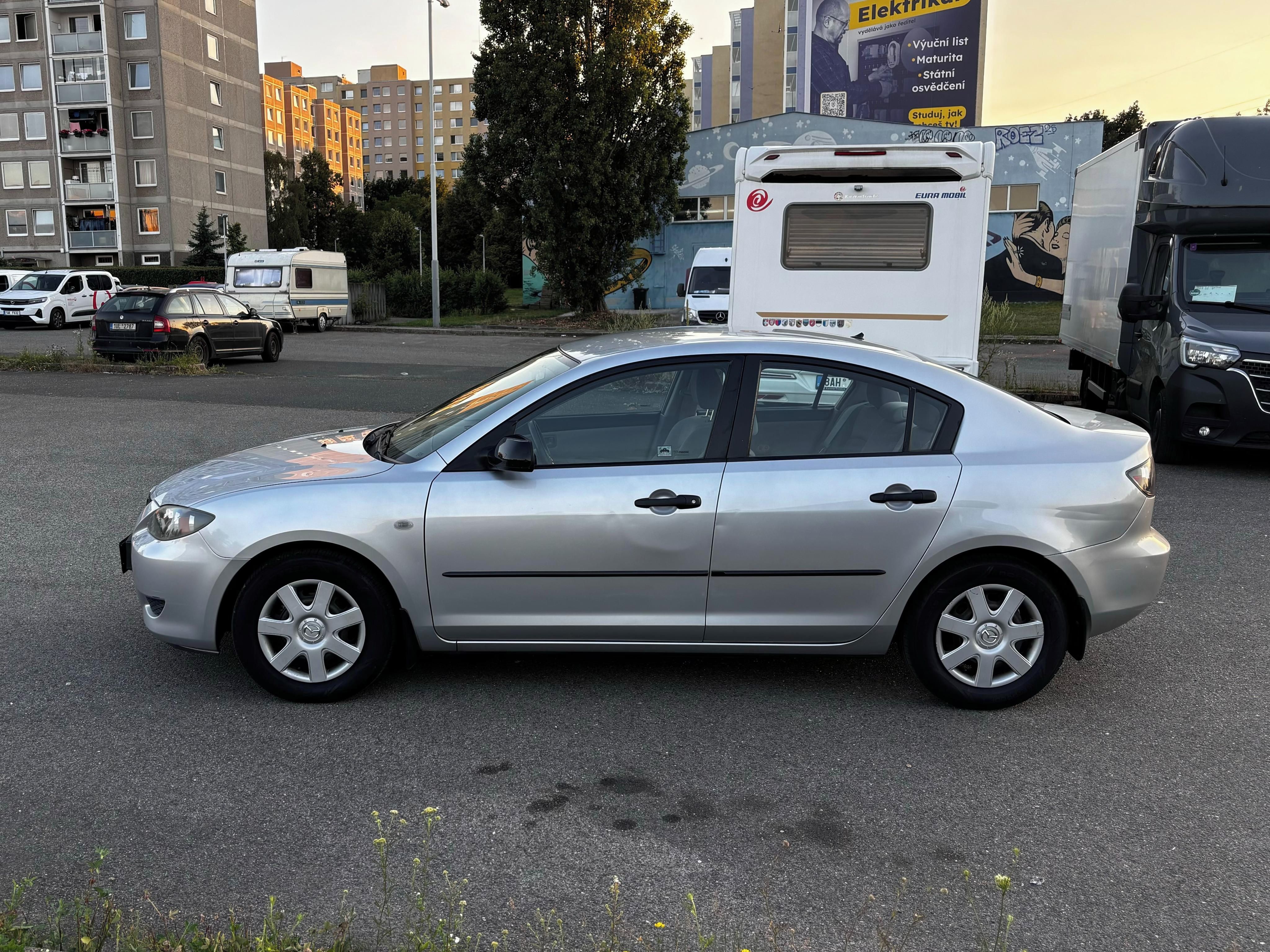 Mazda 3, Mazda 3 BK 1.6 nízký nájezd - fotka 3