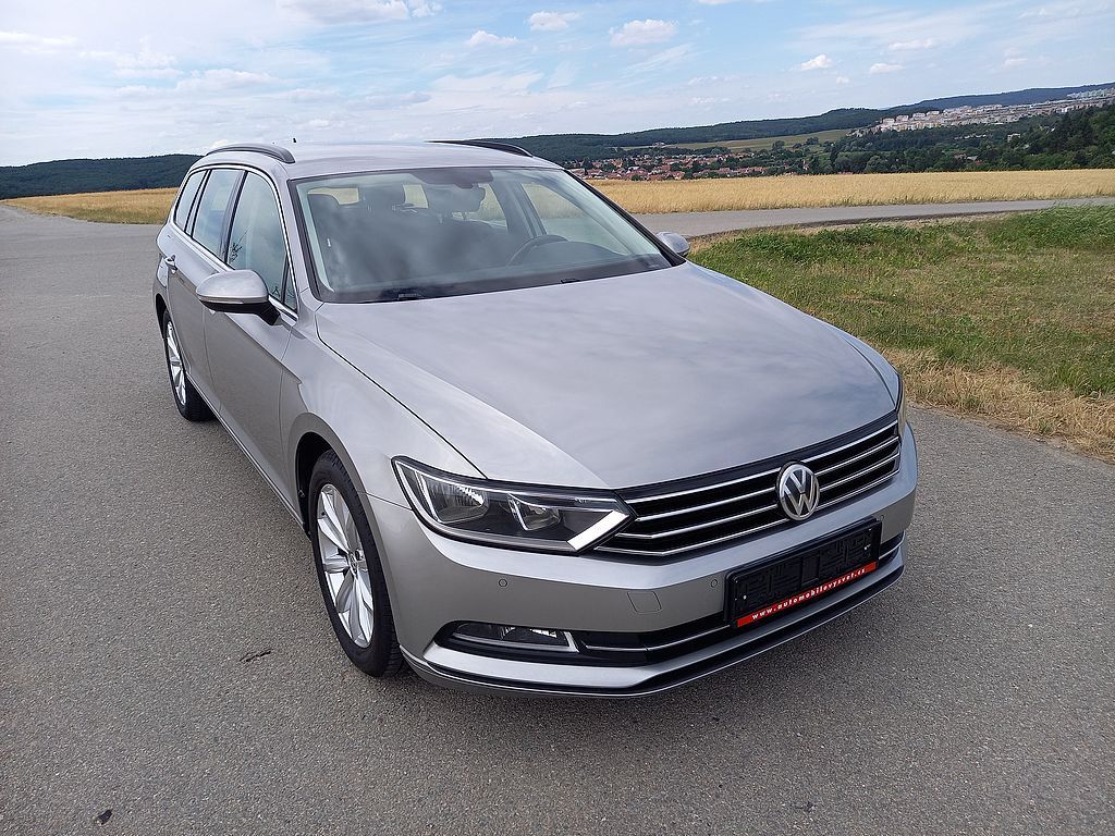 Volkswagen Passat, 2.0TDi 110kW,DSG,Navi,serviska - fotka 2