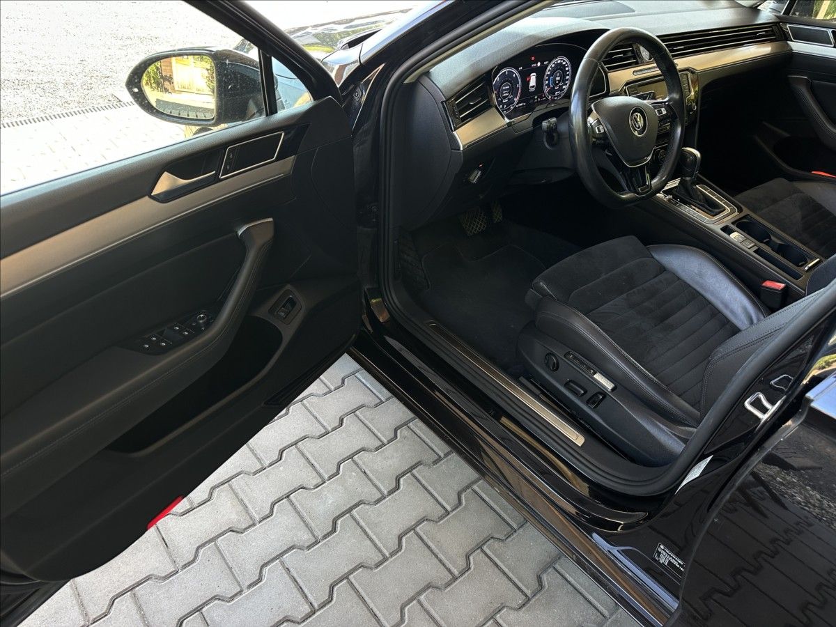 Volkswagen Passat, 2,0 Bi-TDI 176kW DSG 4X4 N.TOP - fotka 6