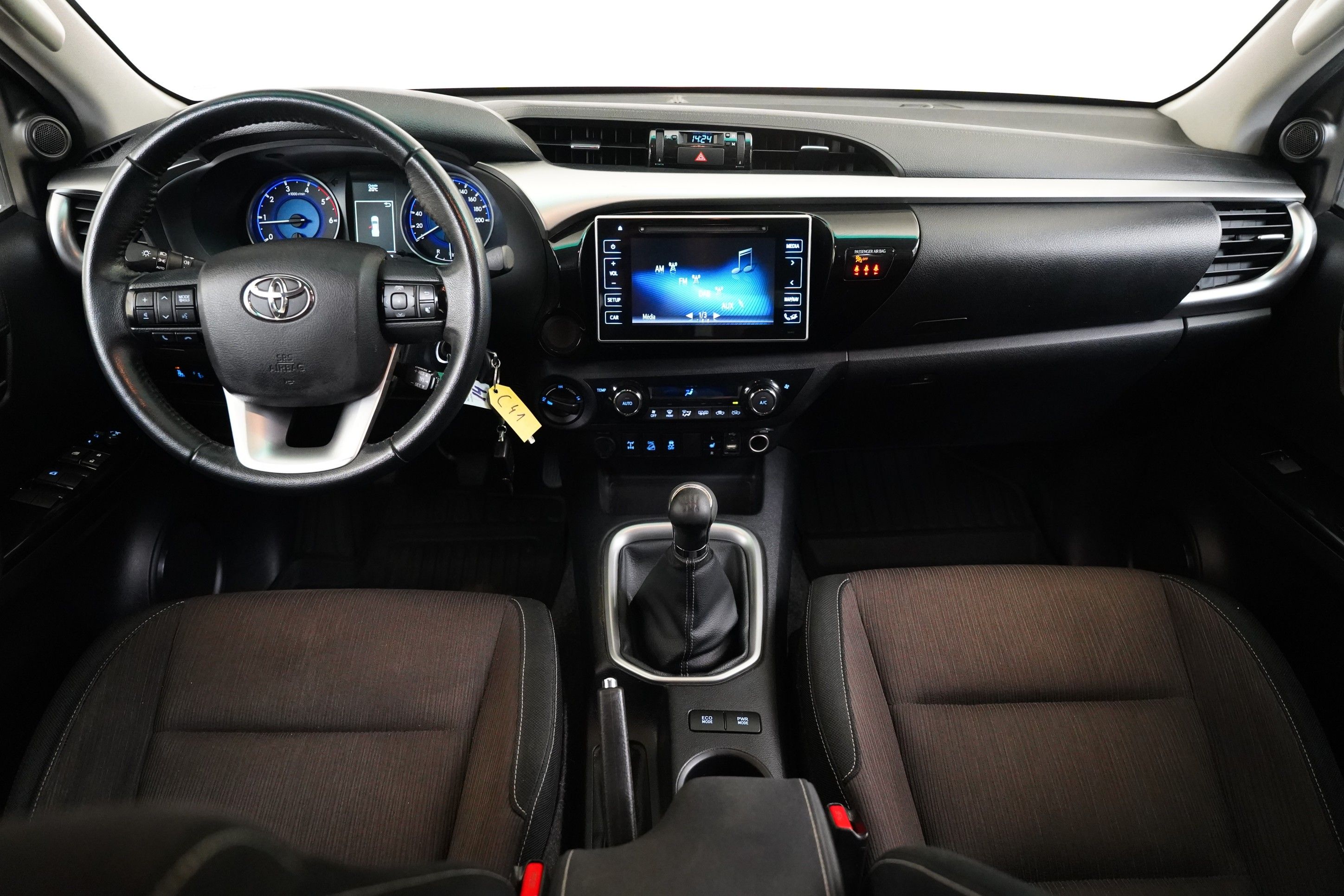 Toyota Hilux, 2.4 D-4D 110 kW 4X4 - fotka 5