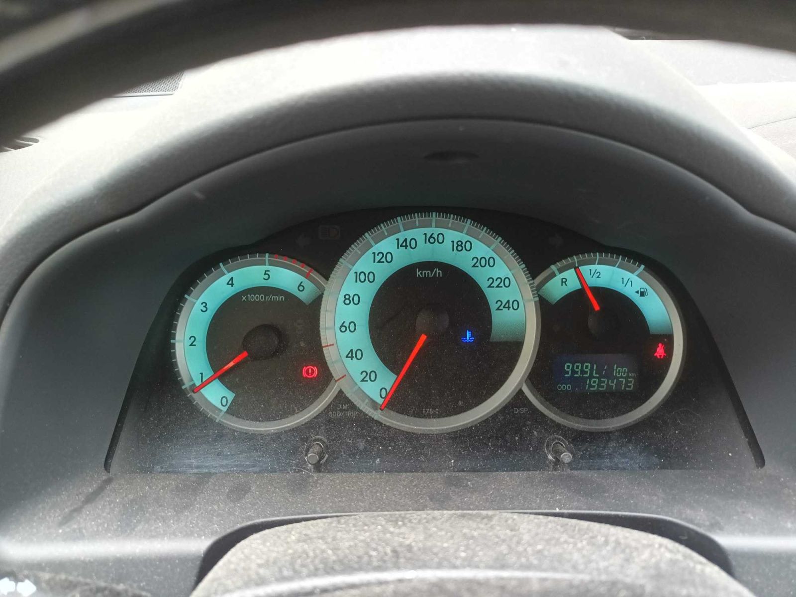 Toyota Corolla Verso, 2.2 D-4D, 7 míst - fotka 3