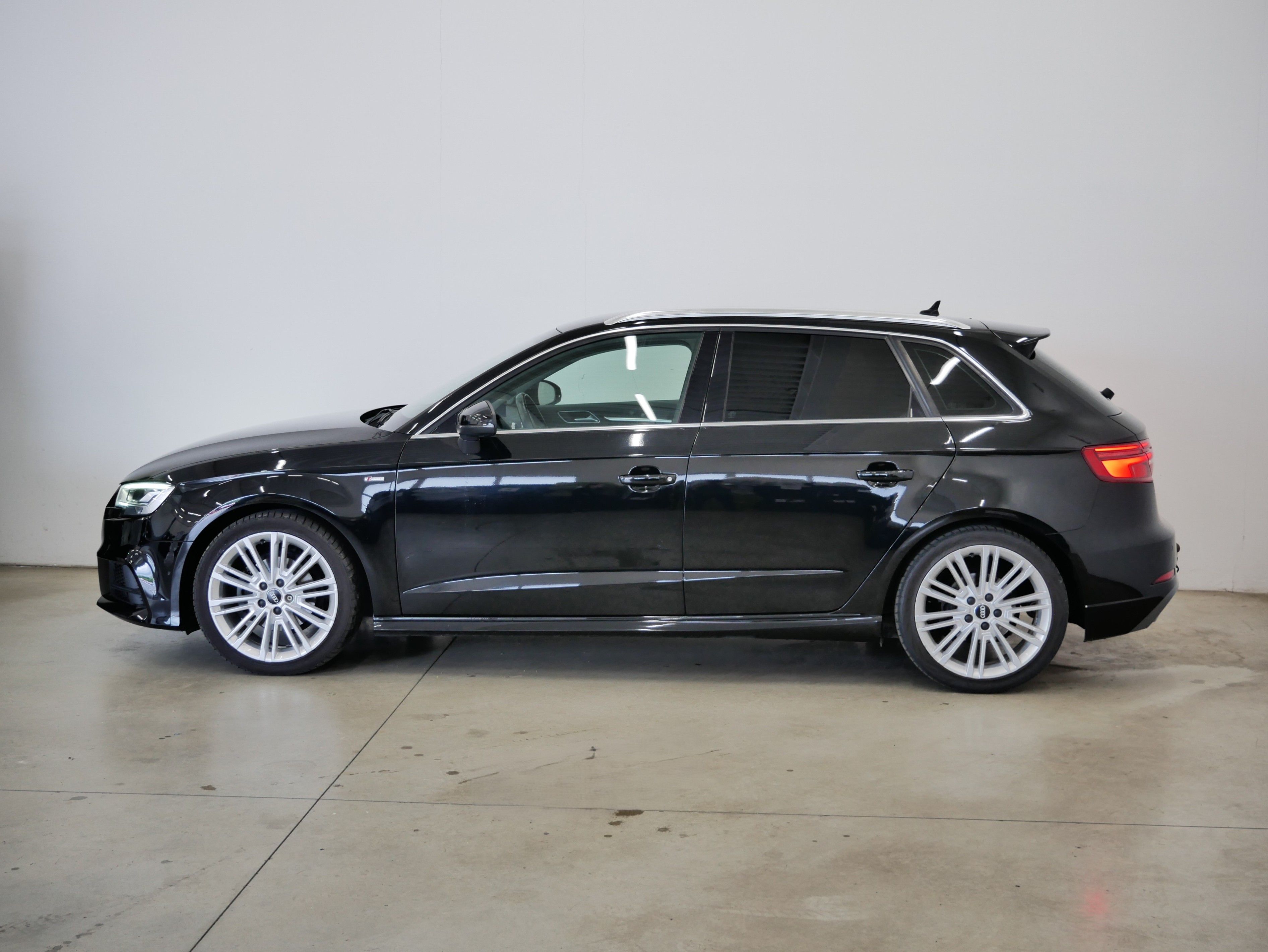 Audi A3, 1.4 TFSI 110 kW Sport - fotka 3