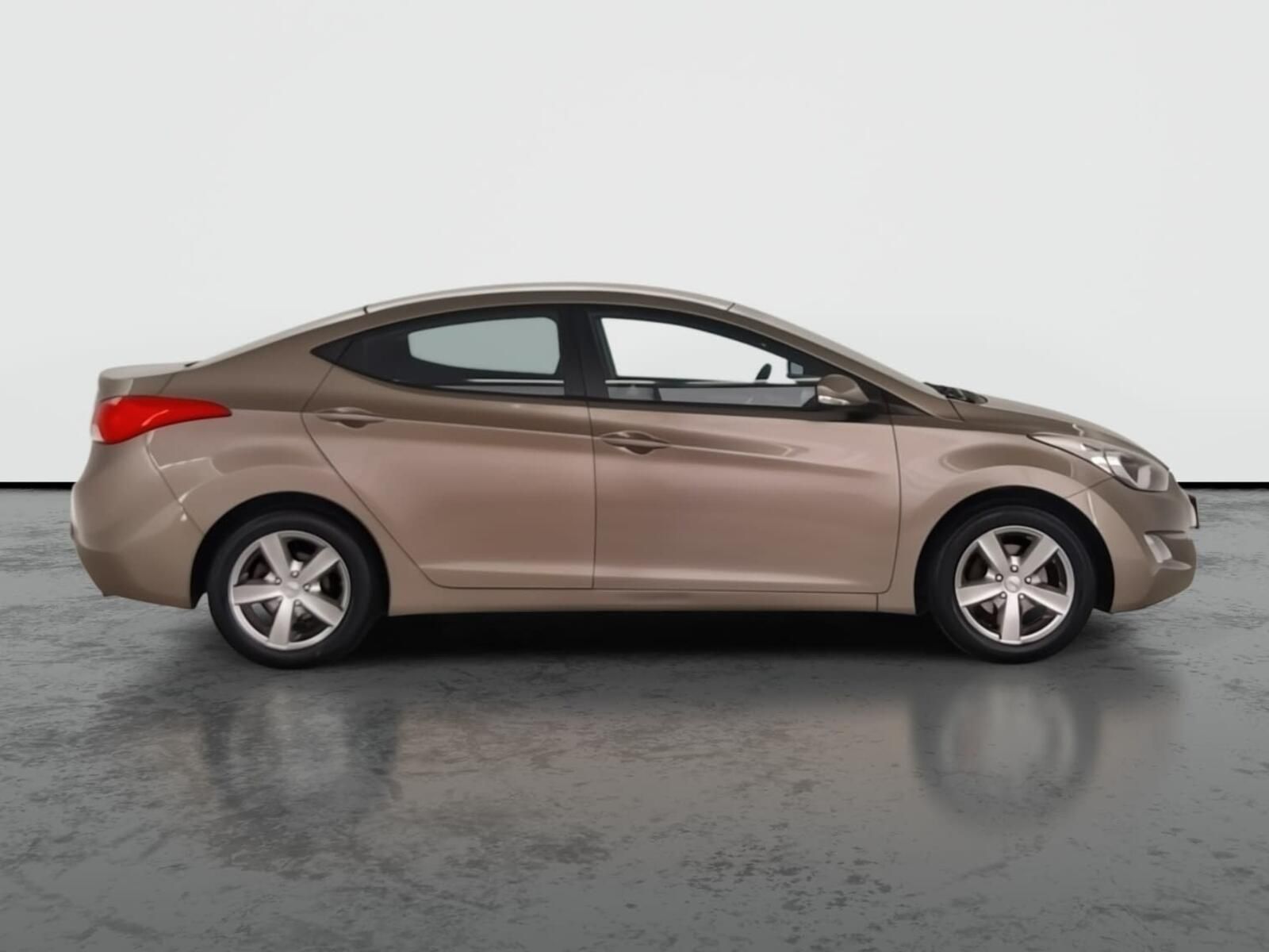 Hyundai Elantra, 1.6, Serv.kniha, Klima - fotka 6