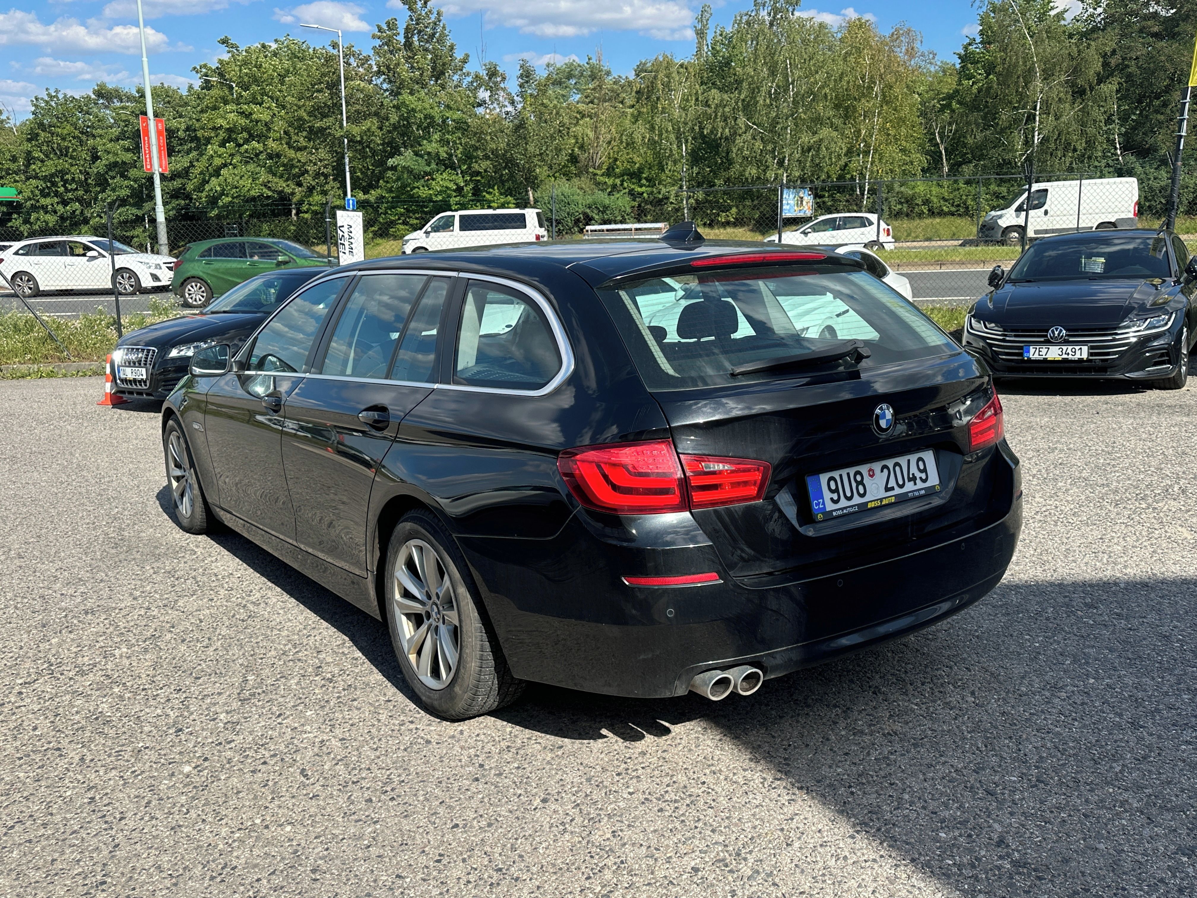 BMW Řada 5, BMW 530d 2012 - fotka 6