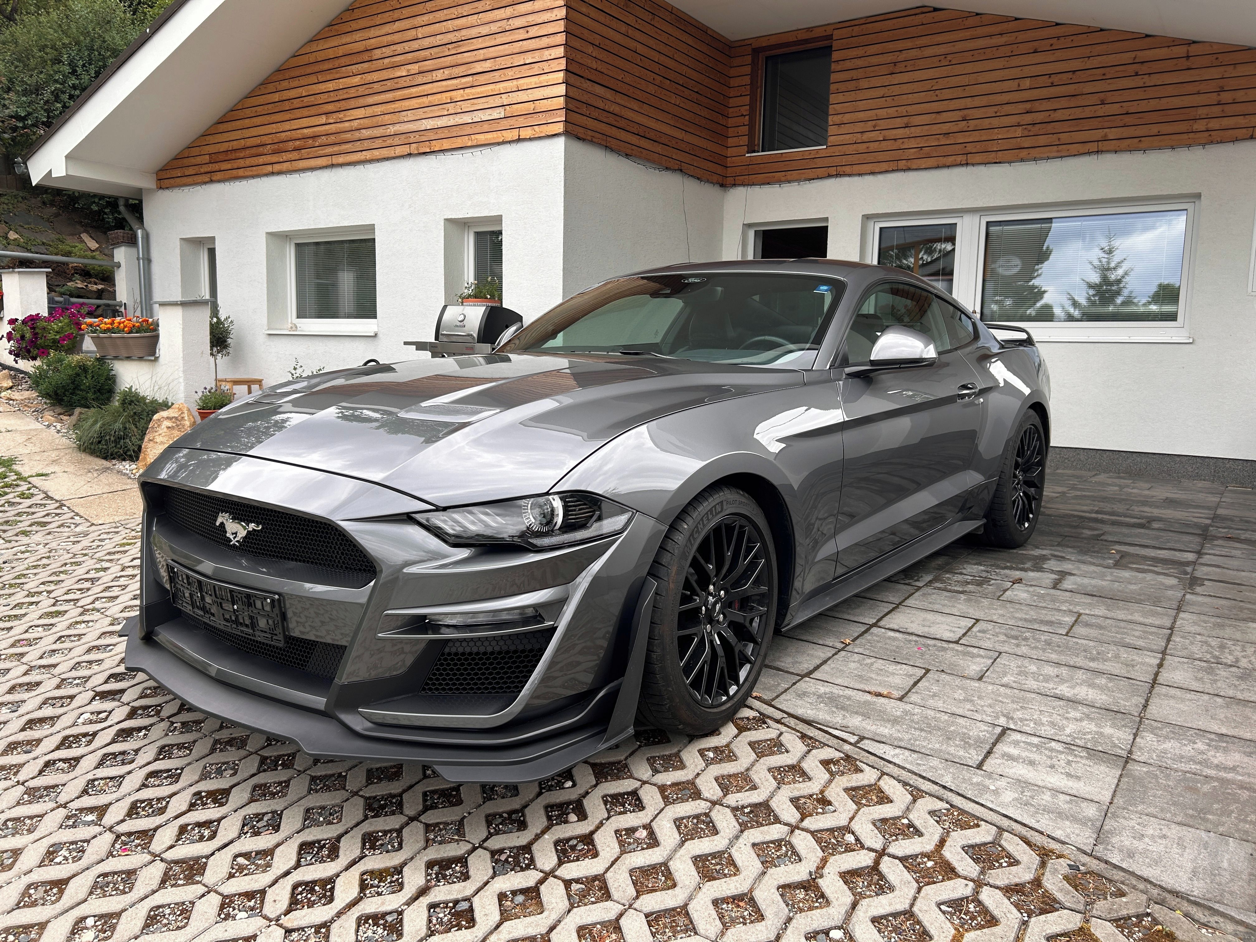 Ford Mustang, 5.0 GT - fotka 2