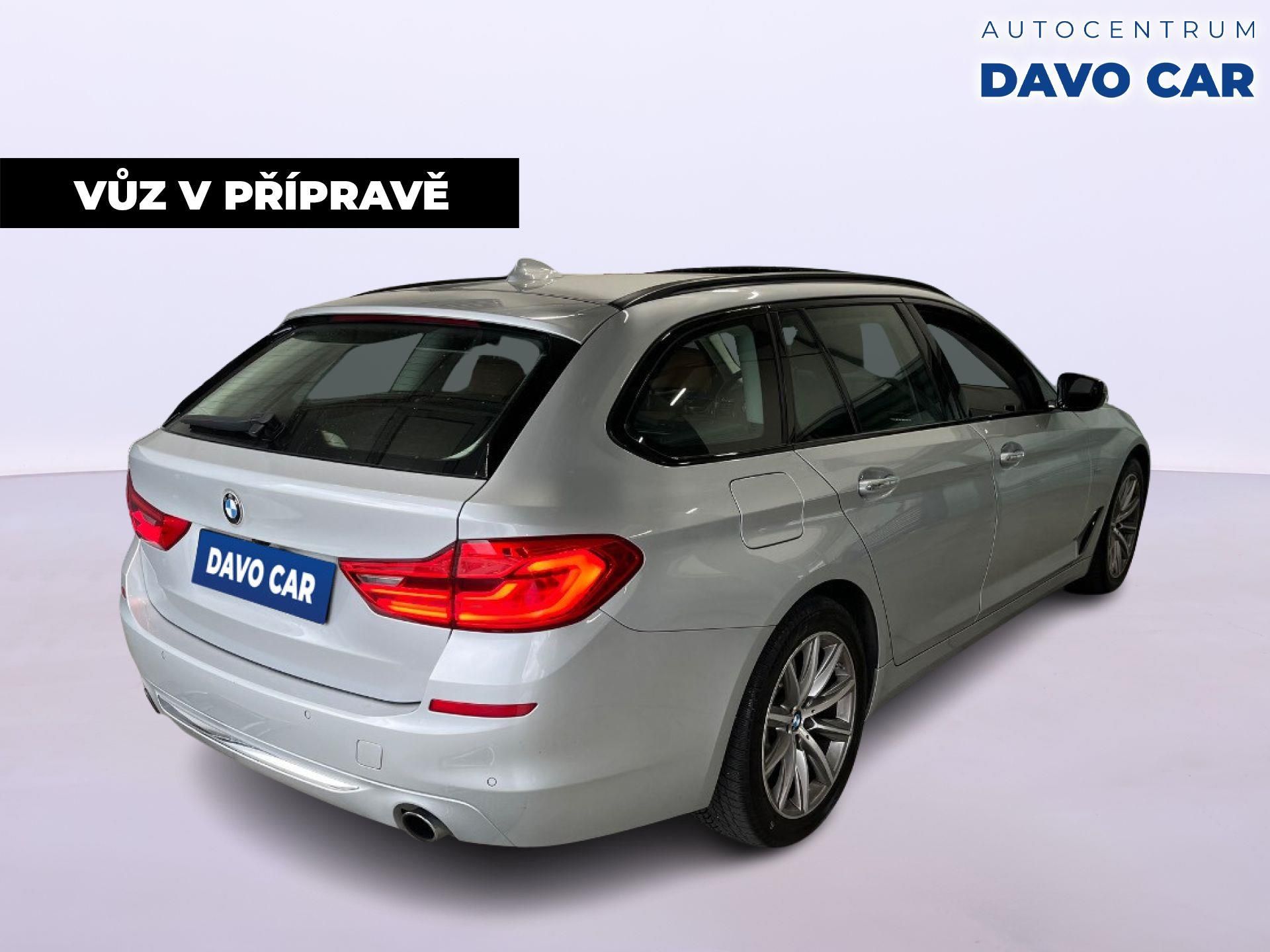 BMW Řada 5, 2,0 530i xDrive Luxury Line - fotka 3