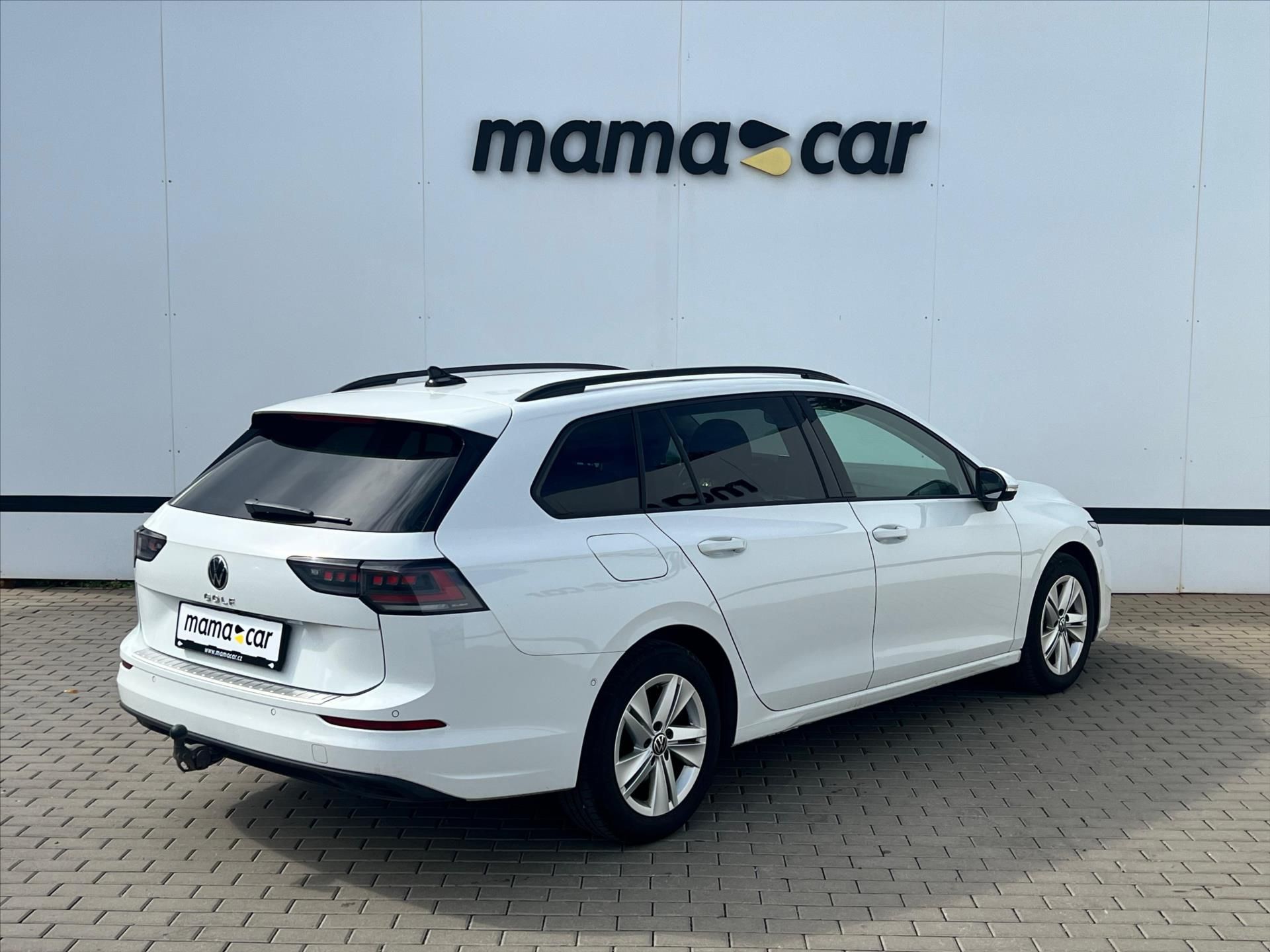 Volkswagen Golf, 2.0TDI LIFE ACC NAVI 1.MAJ ČR - fotka 2