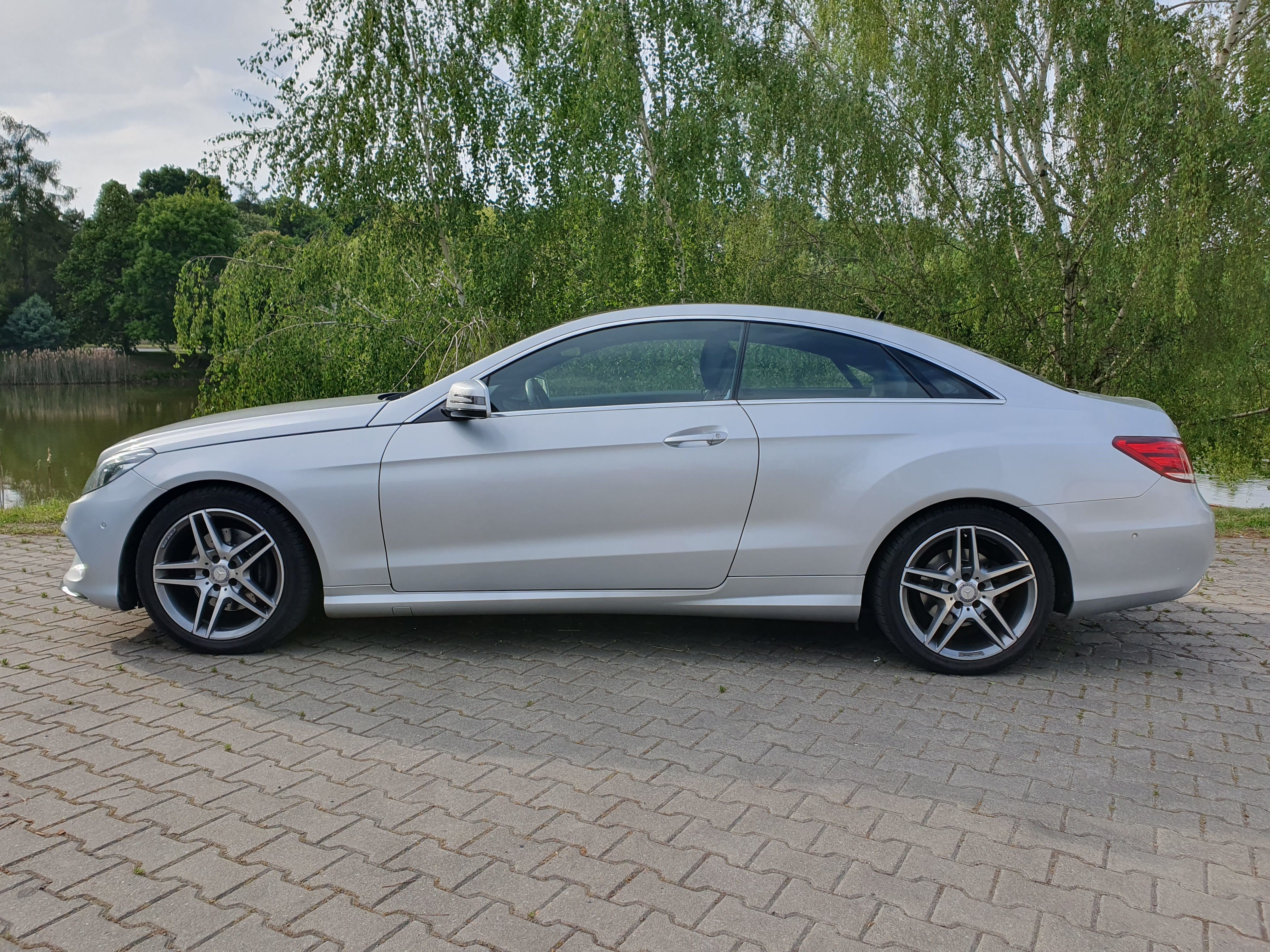 Mercedes-Benz Třídy E, E 350 Kupé AMG Paket - fotka 4