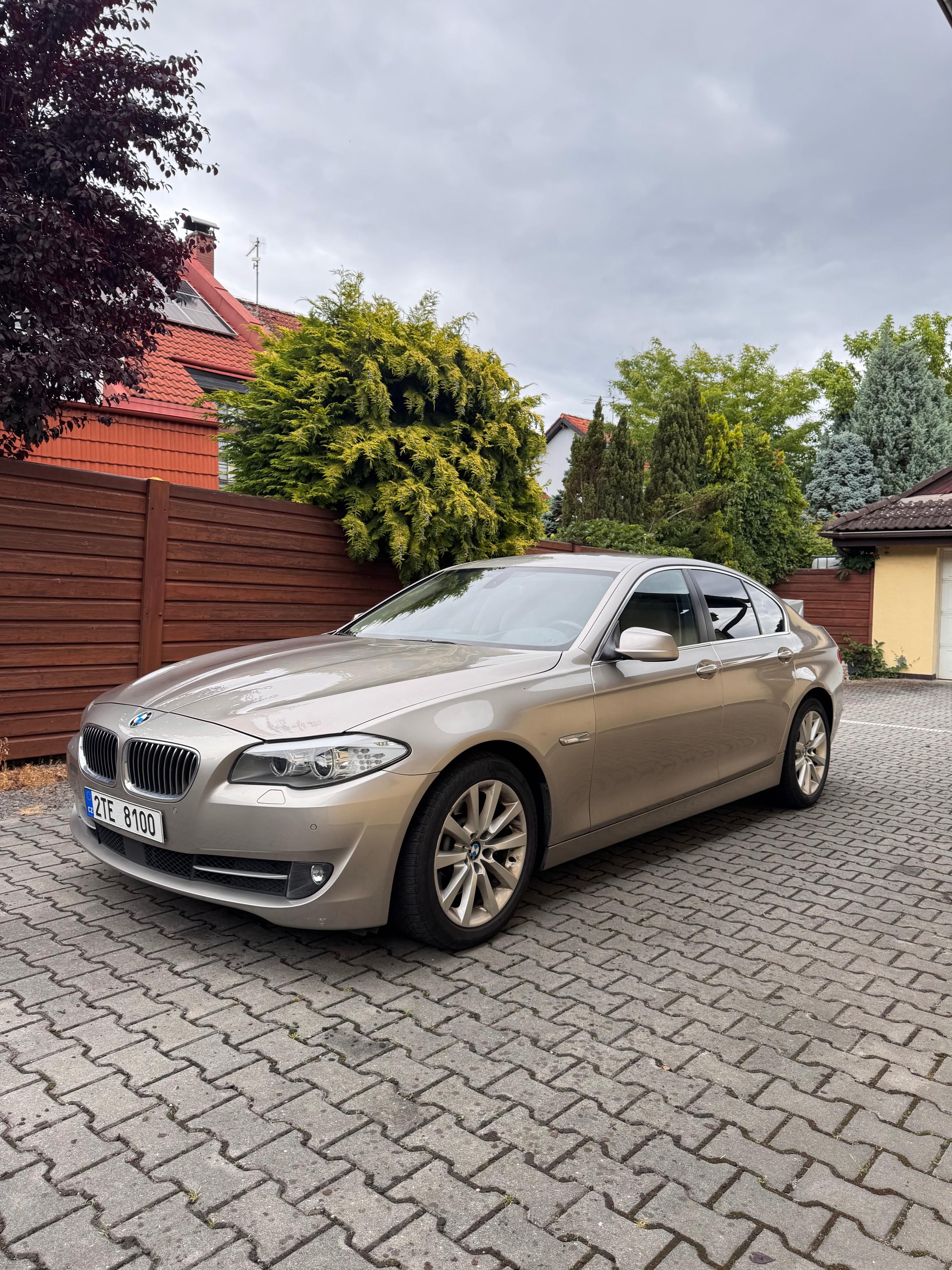 BMW Řada 5, 530d xDrive 190kw HUD soft clo - fotka 3