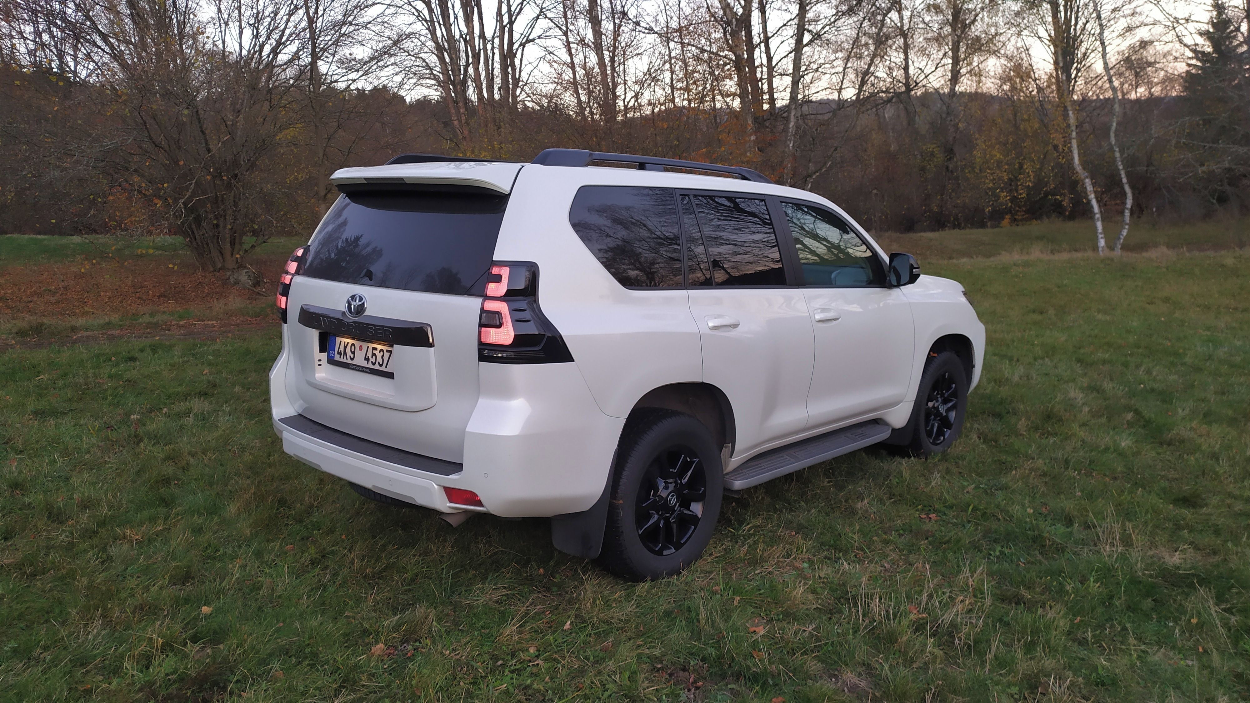 Toyota Land Cruiser, Executive, STAV NOVÉHO !! - fotka 4