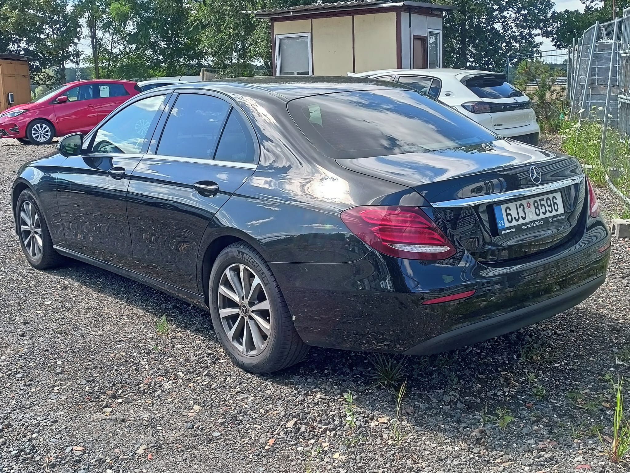Mercedes-Benz Třídy E, E 200d, 1. maj, ČR, poškozeno - fotka 5