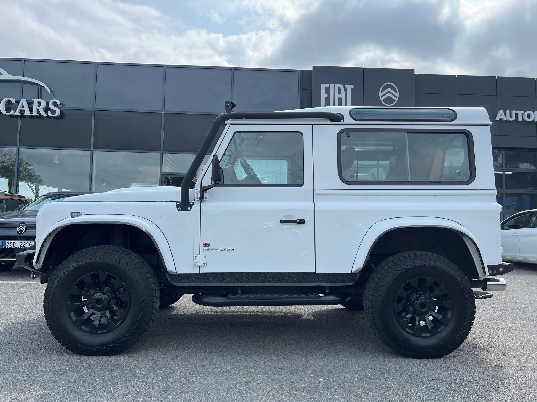 Land Rover Defender, 2.2 TD4 90 kW 2. majitel DPH - fotka 3