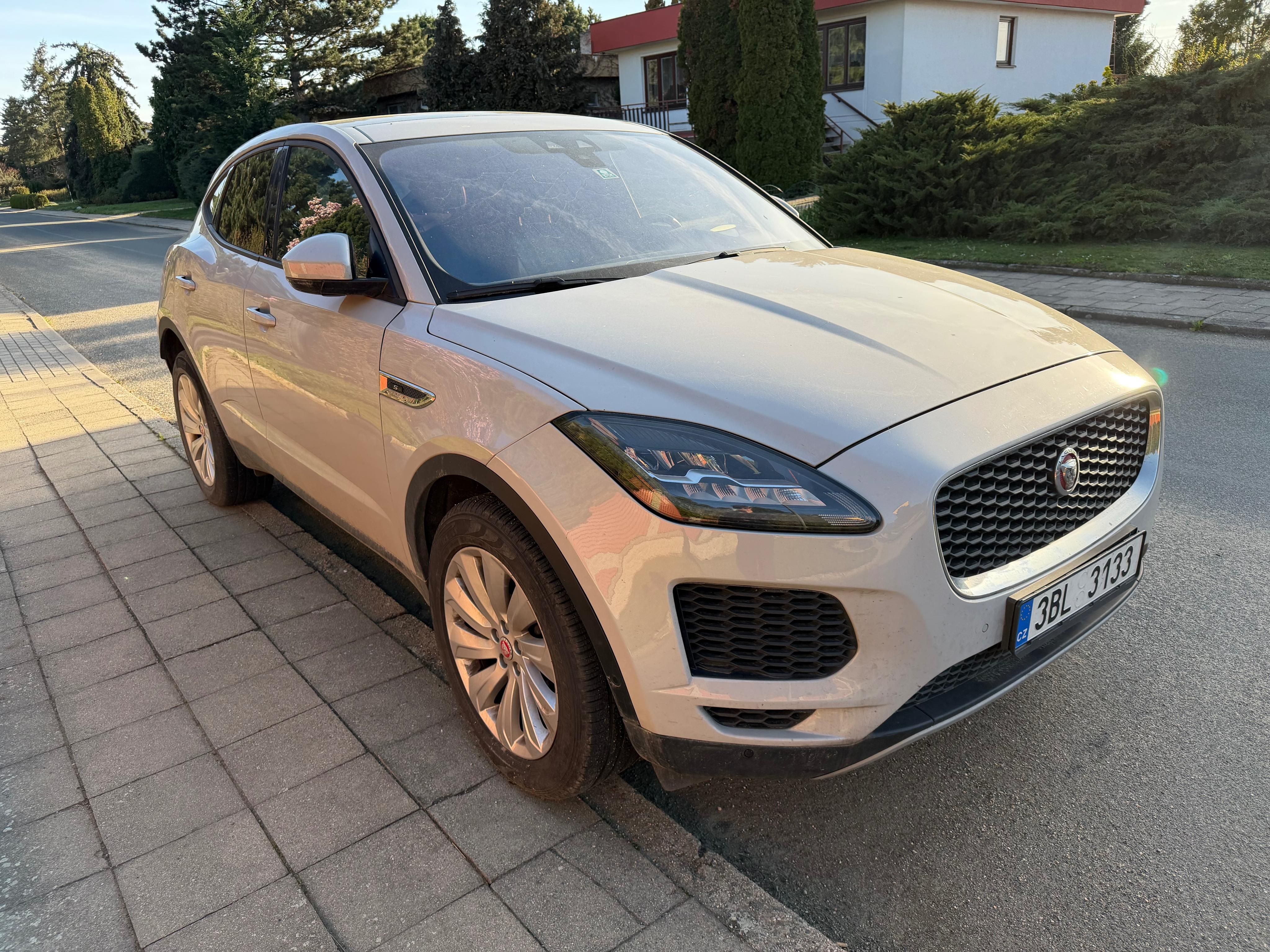 Jaguar E-Pace, Jaguar E-Pace P250 AWD 184 kW - fotka 2