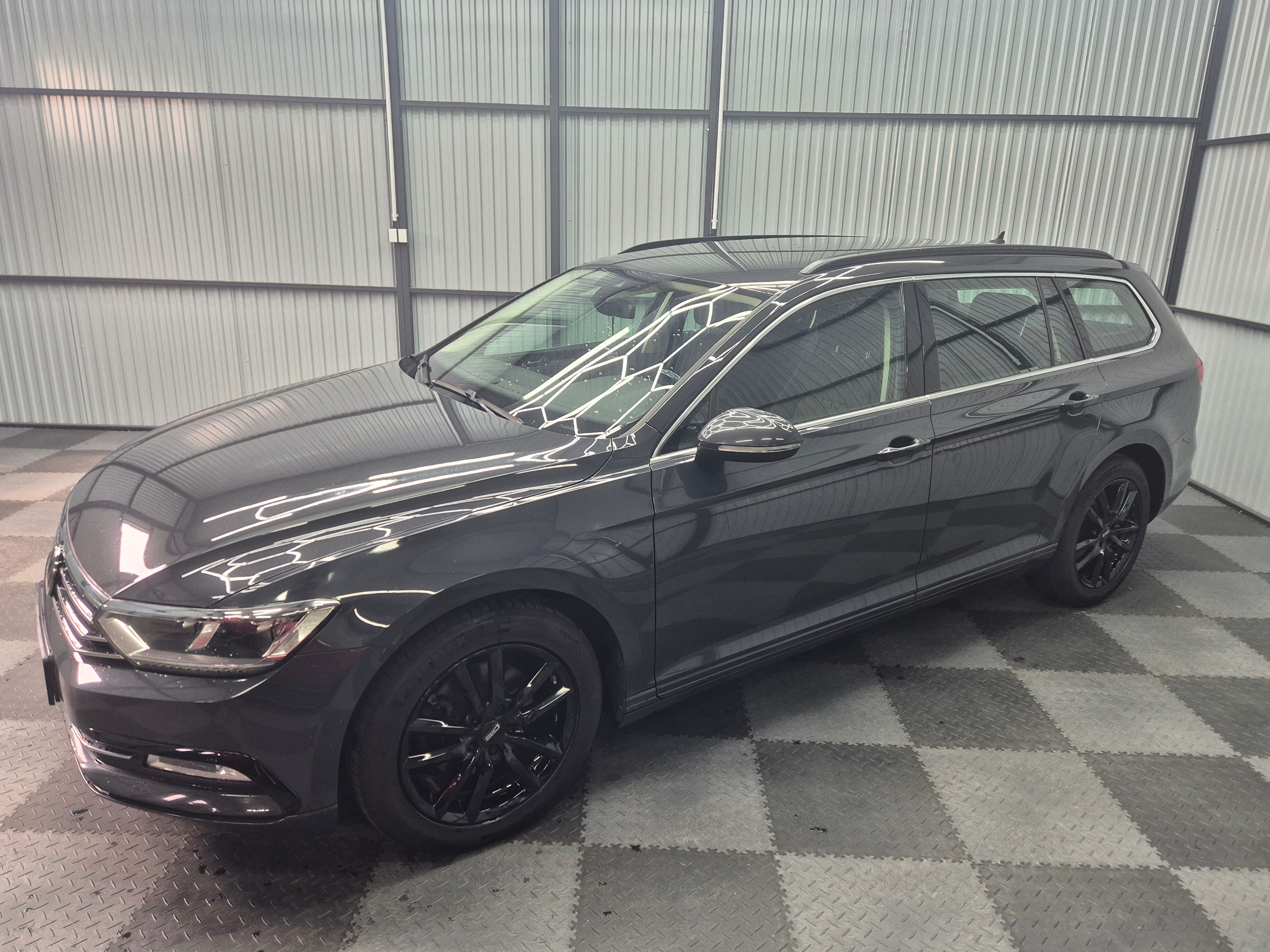 Volkswagen Passat, 2.0 TDI 110KW - fotka 4