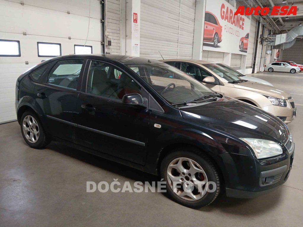 Ford Focus, 2.0 i - fotka 2