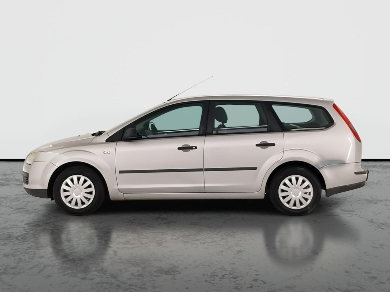 Ford Focus, 1.6 TDCi, po STK, Tažné, Klima - fotka 3