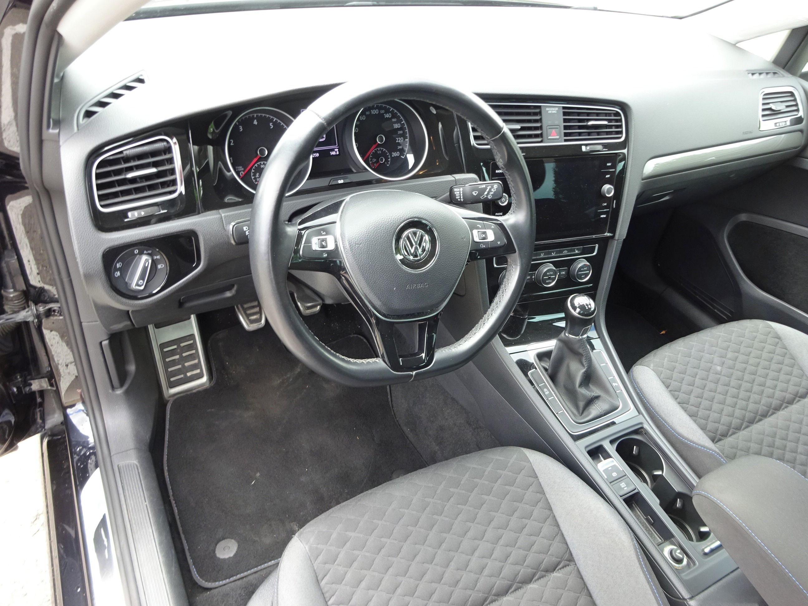 Volkswagen Golf, 1.4 TSI (92 KW) SERVISKA - fotka 5