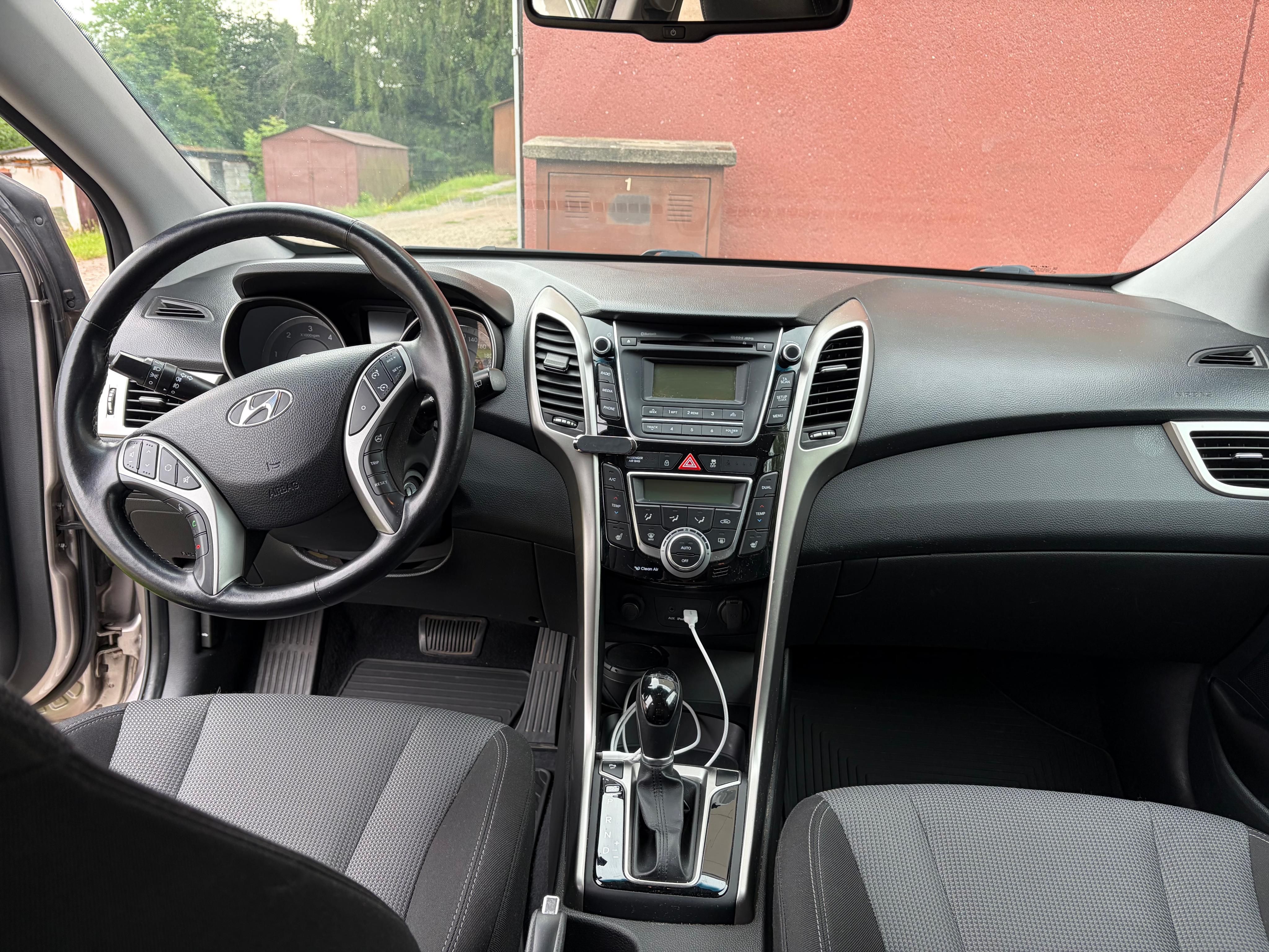 Hyundai i30, Hyundai i30 automat - fotka 3