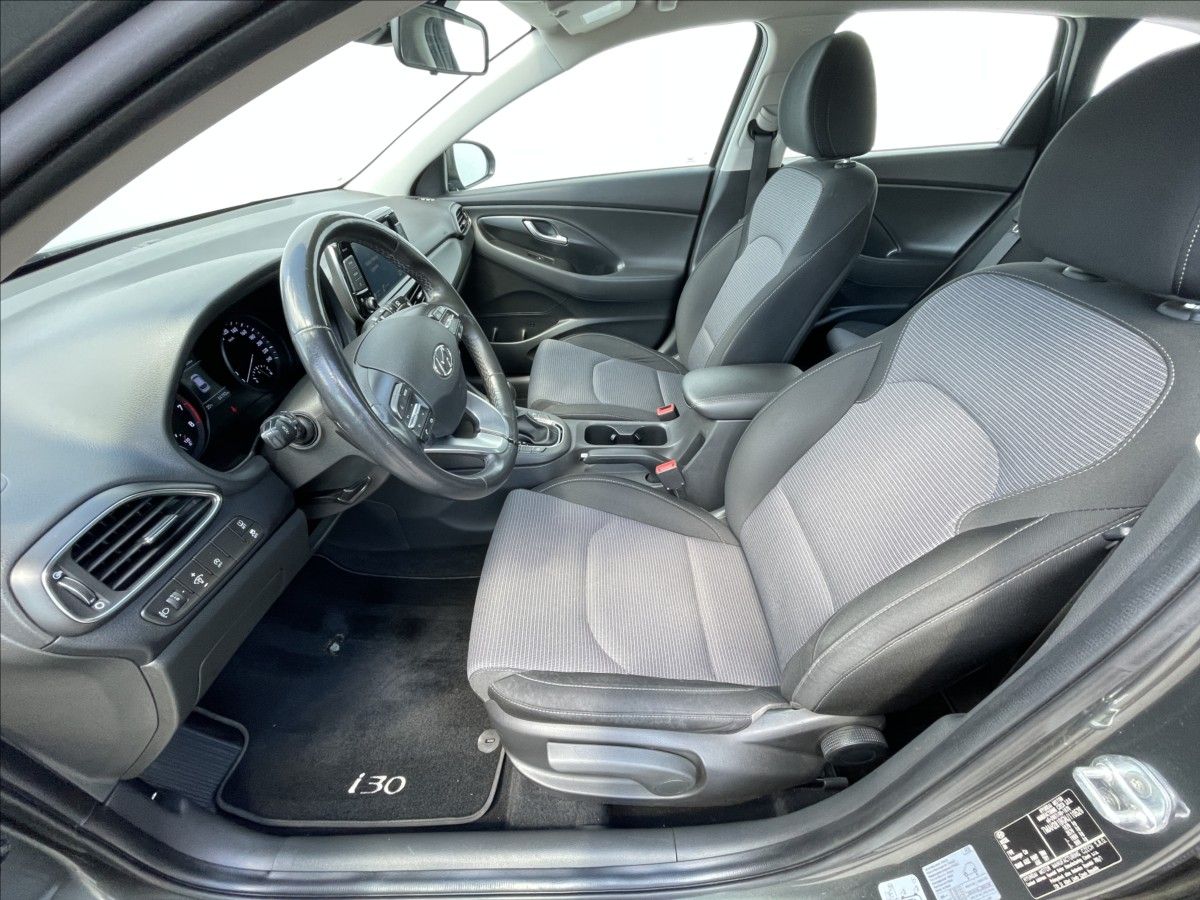 Hyundai i30, 1,0 T-GDI DCT Family Comfort - fotka 4