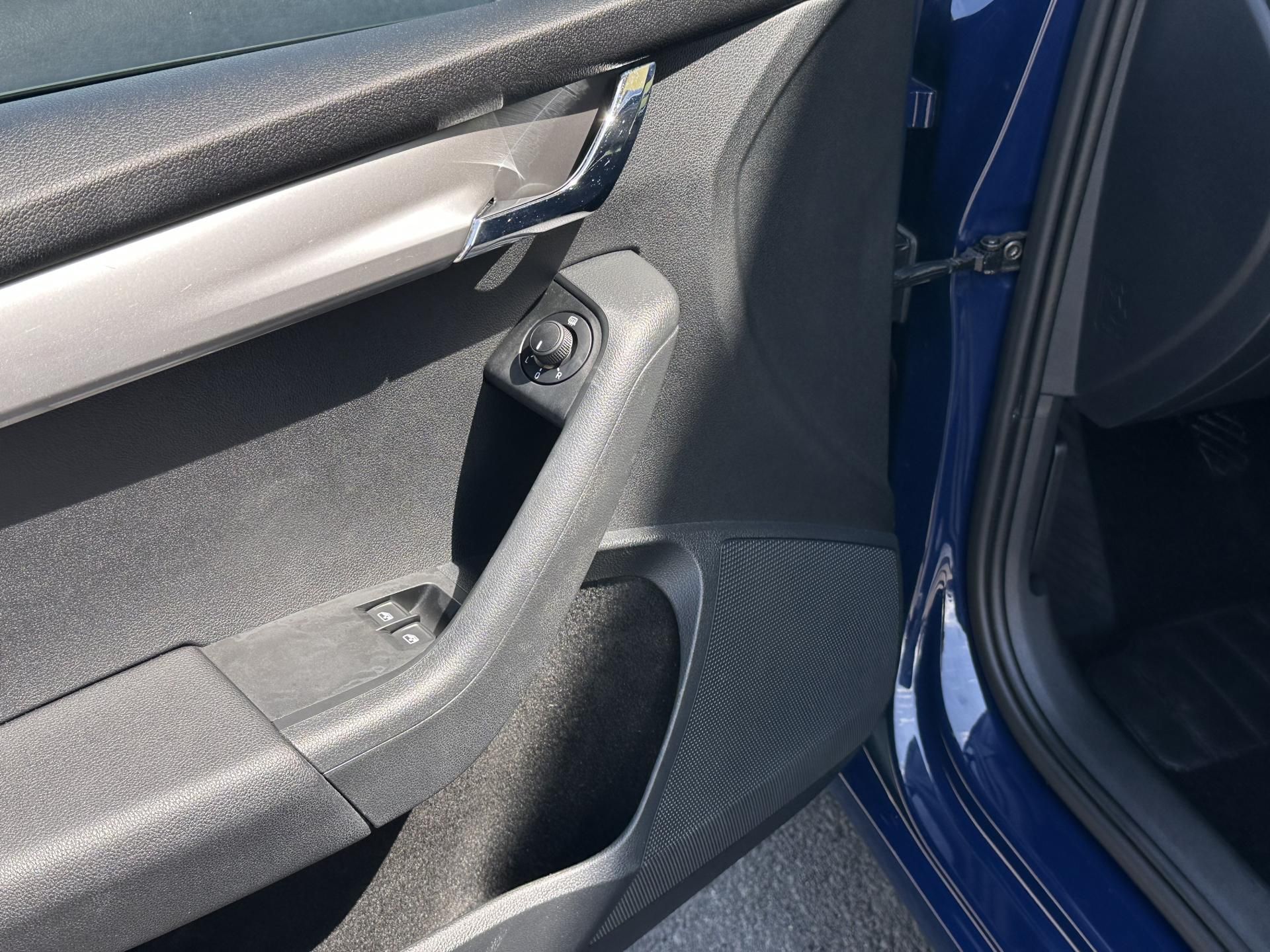 Škoda Octavia, KOMBI 1.6TDI/85kW * 1.Maj * TZ - fotka 5