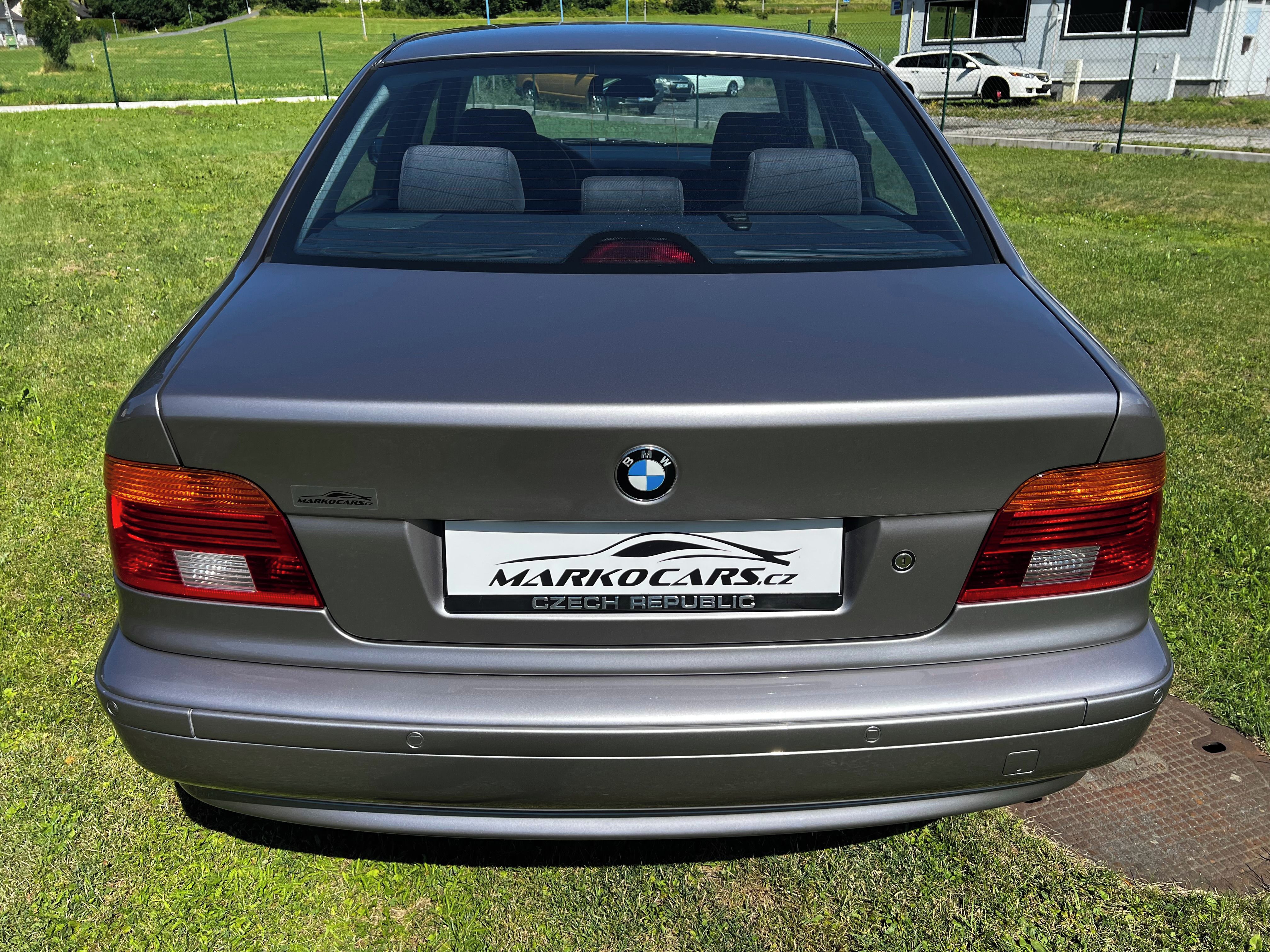 BMW Řada 5, 525i 1.MAJ. AUTOMAT SERVISKA - fotka 6