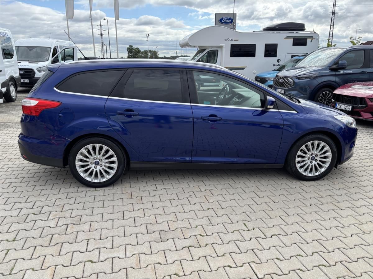 Ford Focus, 2,0 TDCI 140k Titanium - fotka 6