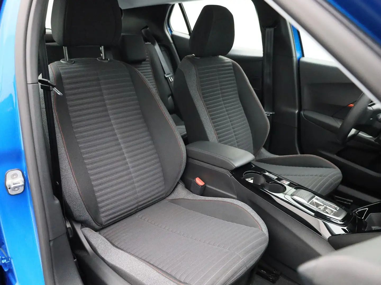 Peugeot 2008, ALLURE soh 94.8% - fotka 6