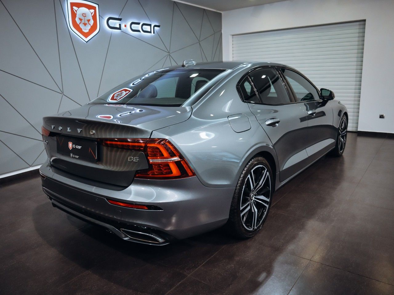Volvo S60, B5 mHEV 2.0 aut. R-Design - fotka 5