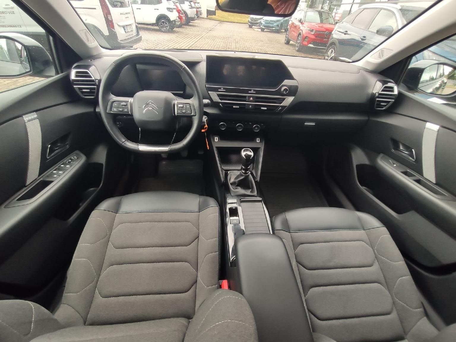 Citroën C4, C4 FEEL 1.2 130k MAN6 navigace - fotka 2