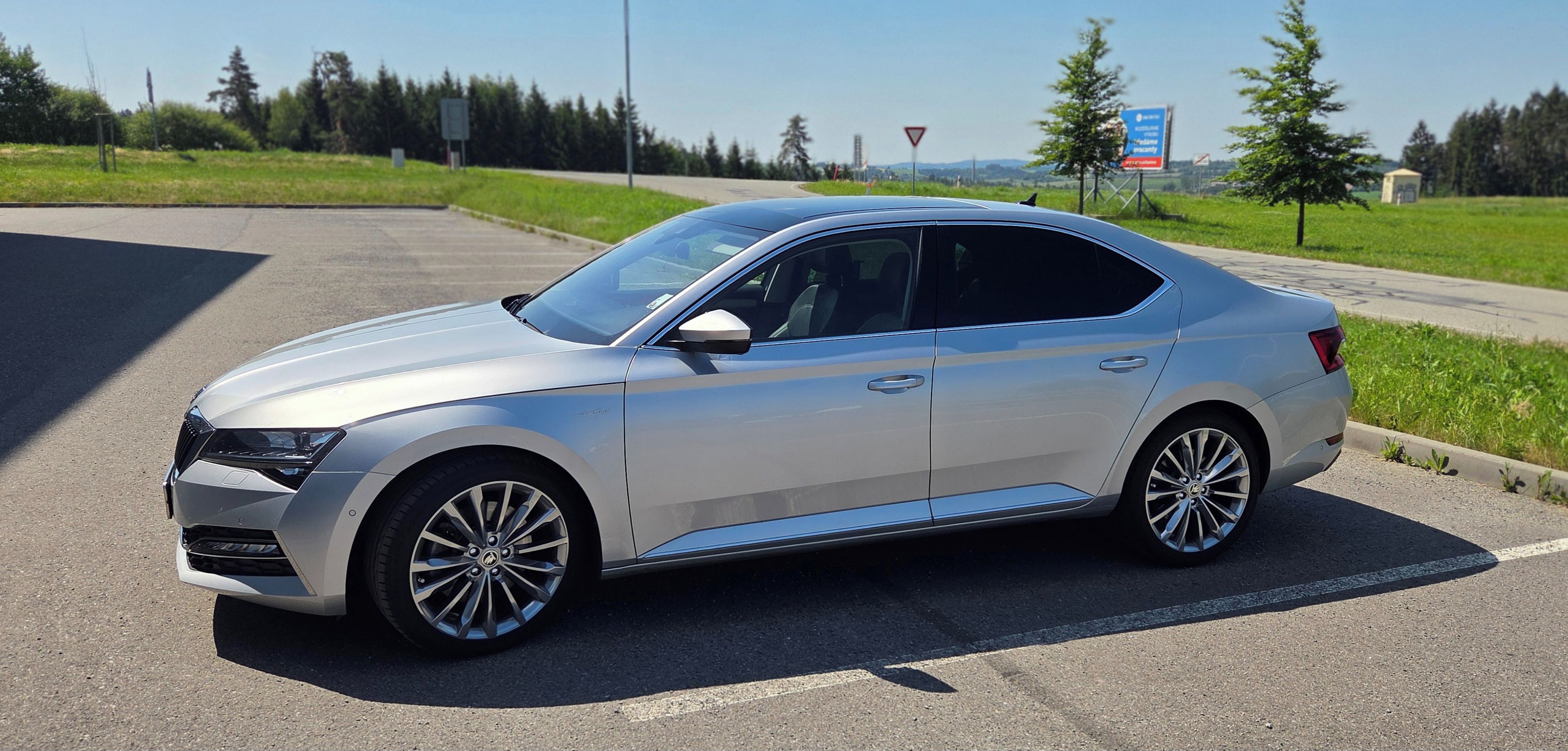 Škoda Superb - fotka 4