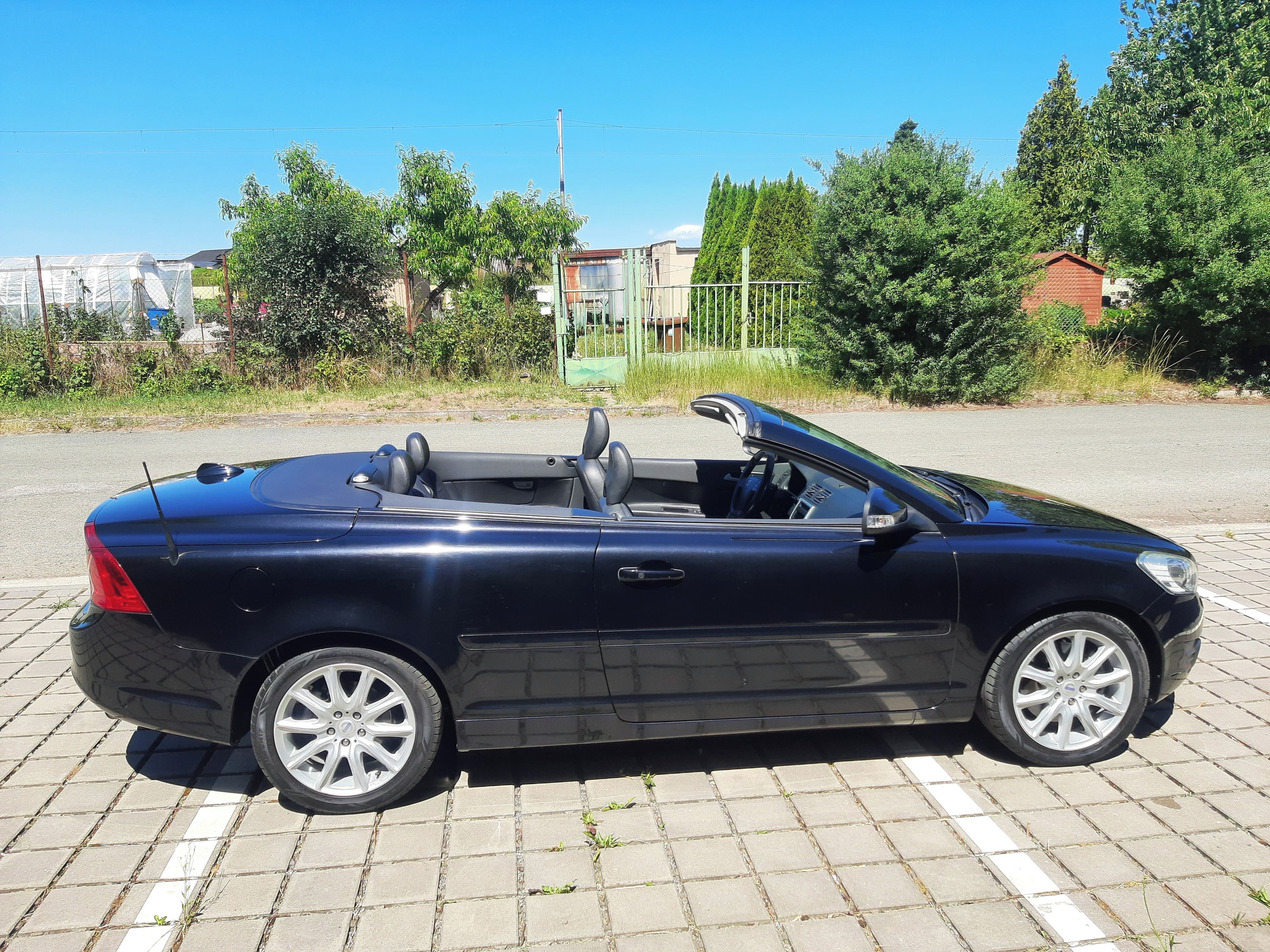 Volvo C70, 2.0D 110kW 5ti válec - fotka 5