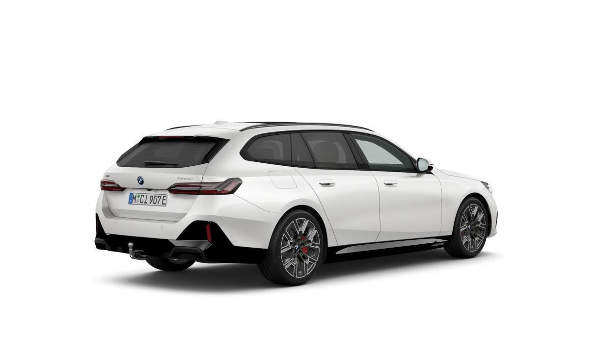 BMW Řada 5, 550e xDrive Touring Mpaket - fotka 2