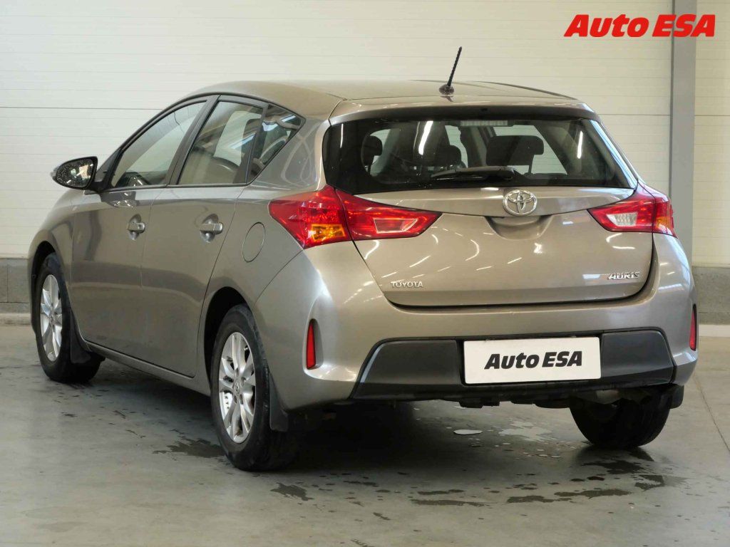 Toyota Auris, 1.3i,ČR,autoAC - fotka 6