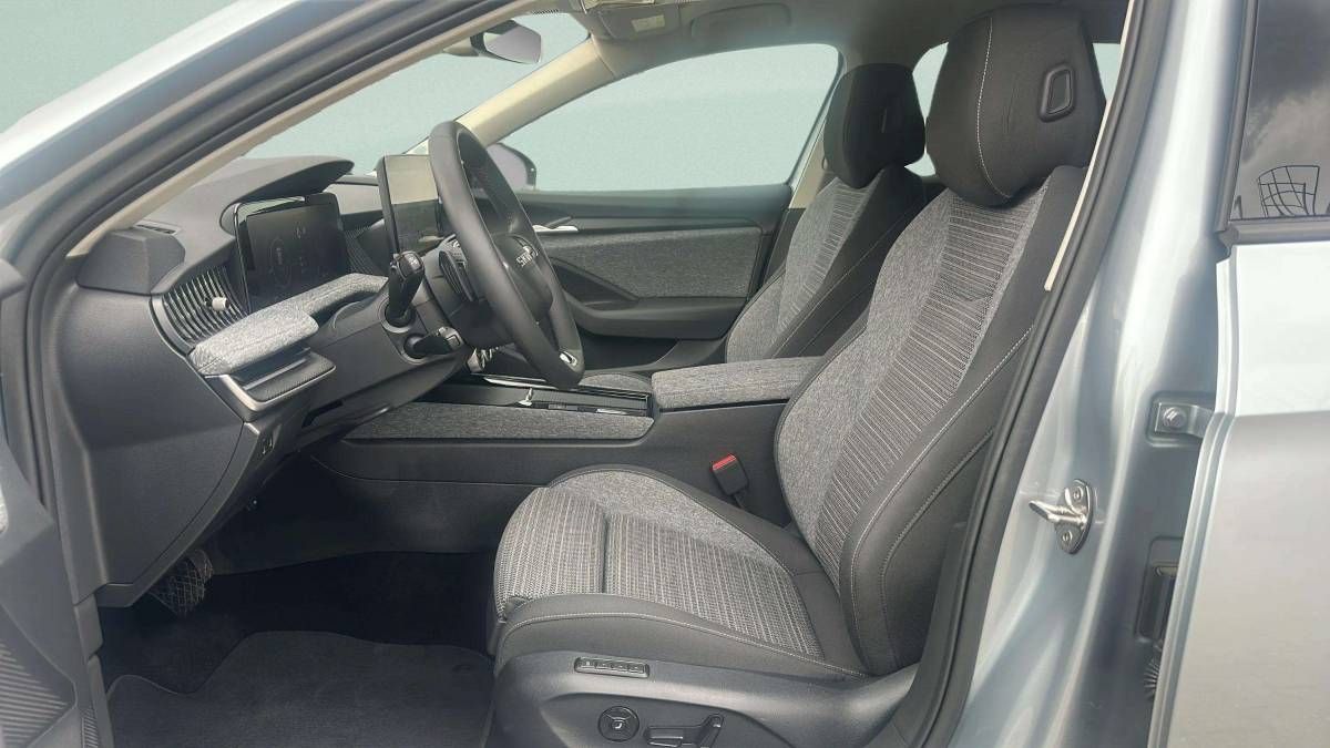 Škoda Superb, Combi Selection 2,0TDI 110kW D - fotka 6