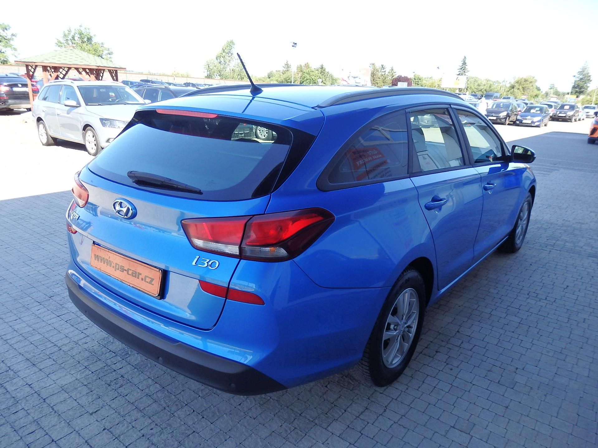 Hyundai i30, 1.6 CRDi 6x AIRBAG, KLIMA - fotka 4