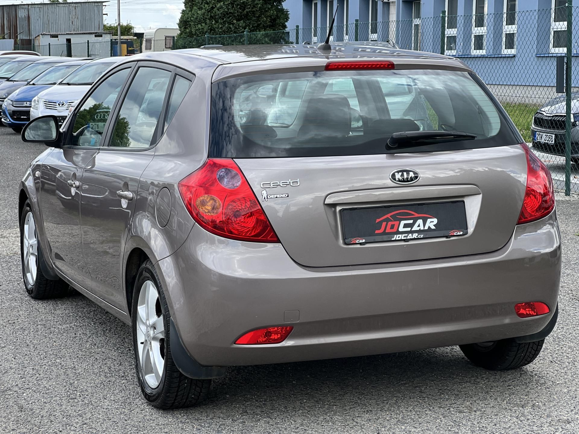 Kia Cee´d, 1.6i AUTOMAT KLIMA PŮVOD ČR - fotka 5