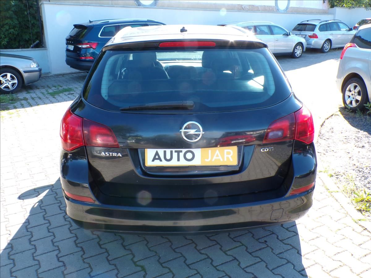 Opel Astra, 1,7 CDTi - fotka 5