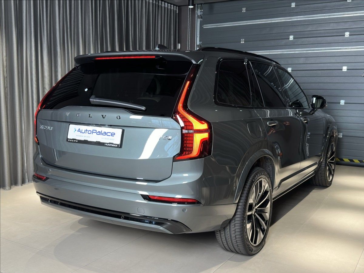 Volvo XC90, 2,0 T8  Plus Dark - fotka 4