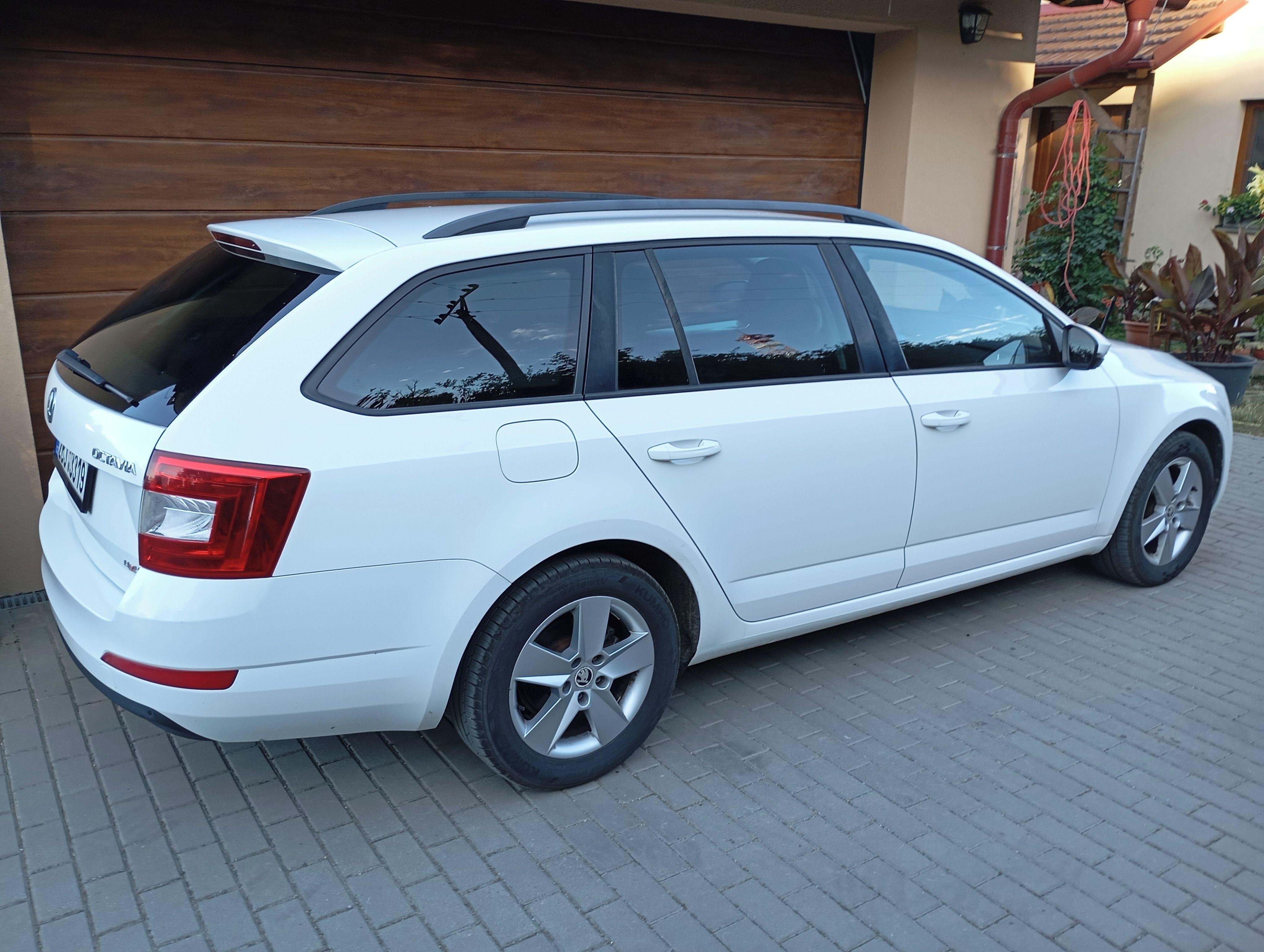 Škoda Octavia, 3, 1.6 TDI 4x4  TOP STAV - fotka 6