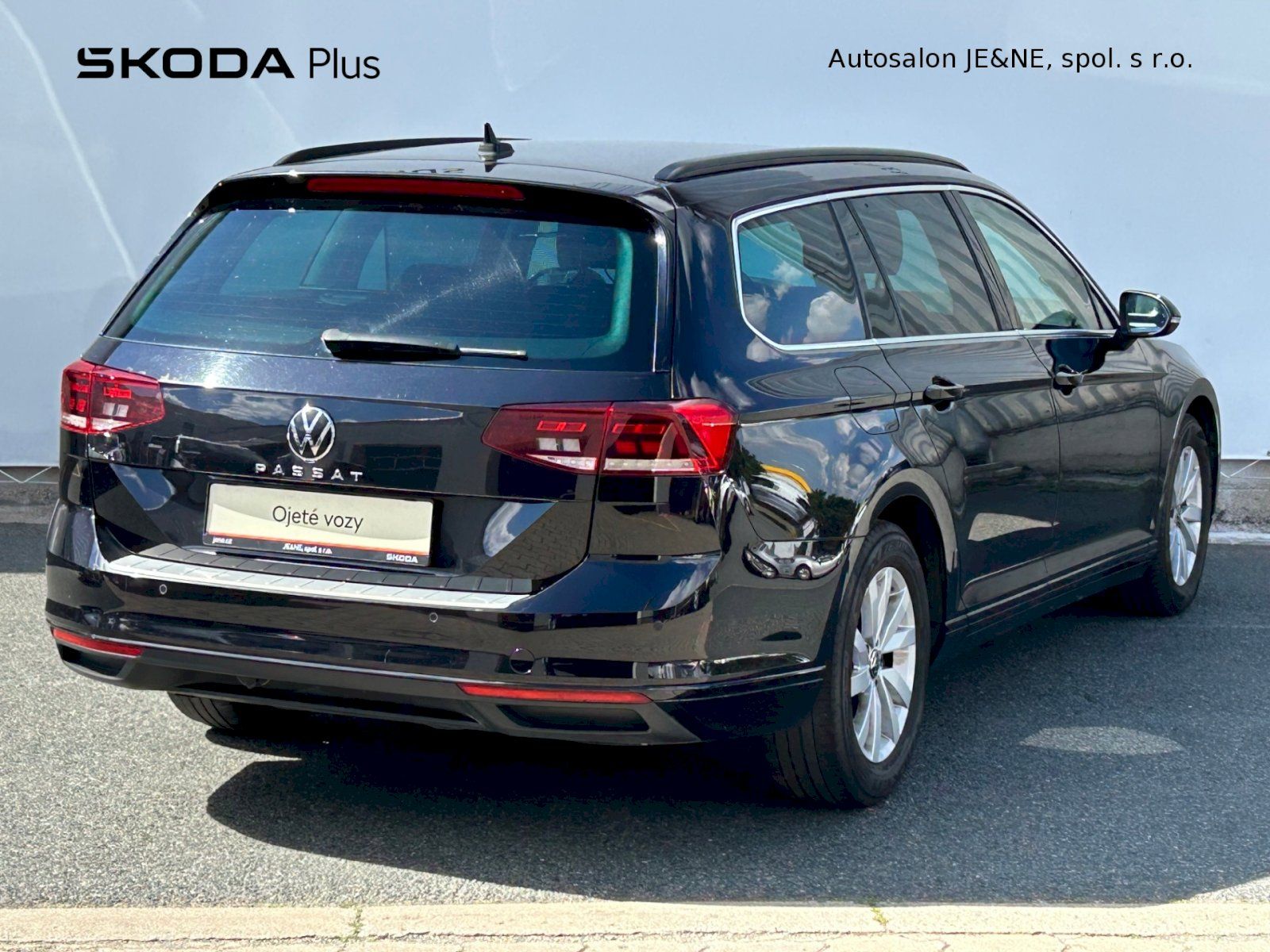 Volkswagen Passat, Business 2.0 TDI 110 kW DSG Va - fotka 2